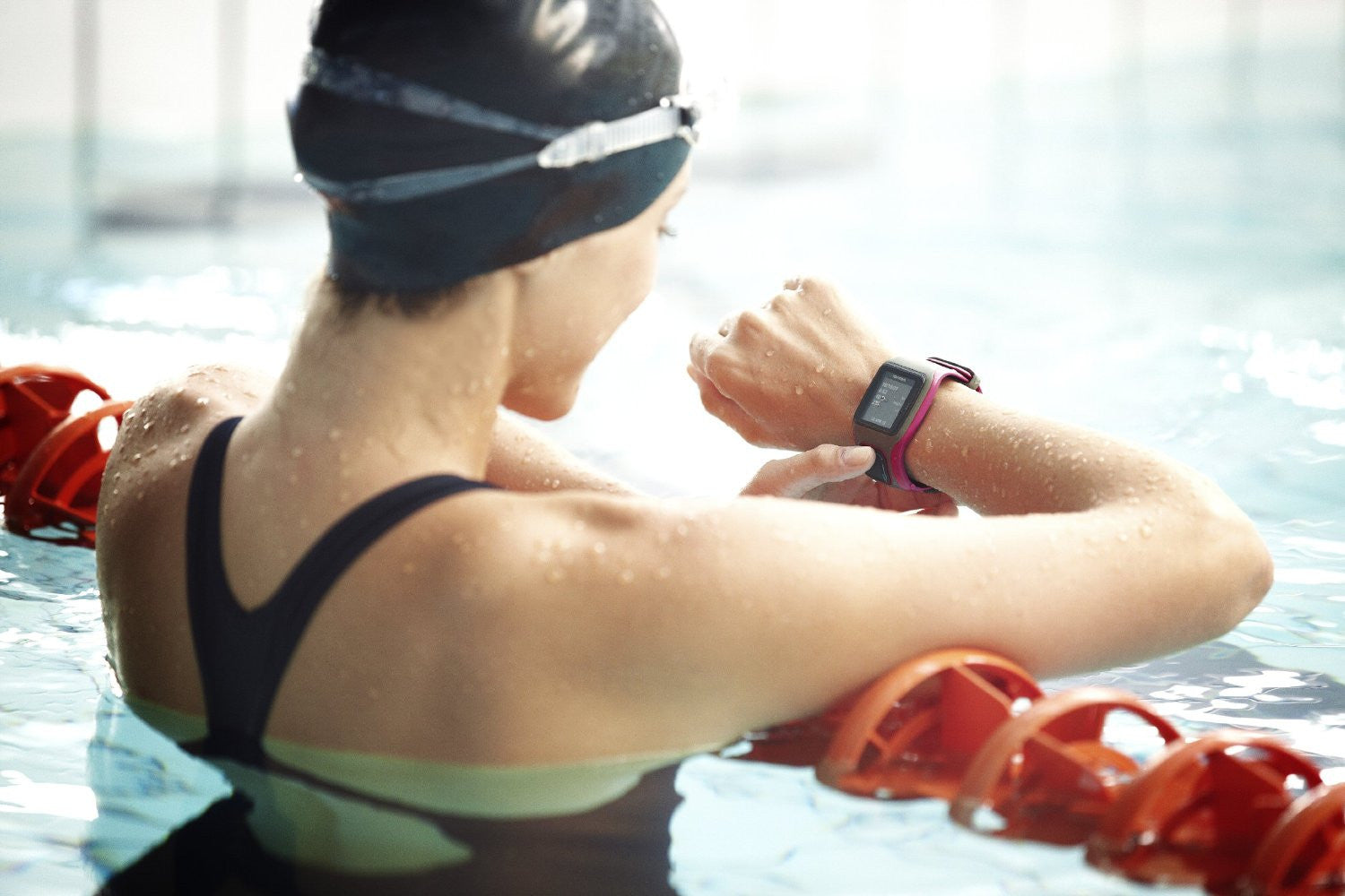 TomTom Multi-Sport GPS Watch with Heart Rate Monitor - Track Running, Cycling & Swimming - Perfect for Fitness Enthusiasts & Outdoor Activities