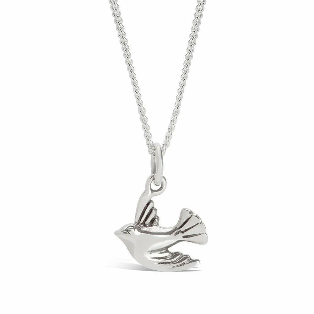 Elegant Silver Bird Pendant Necklace - Perfect for Everyday Wear, Gifts & Special Occasions