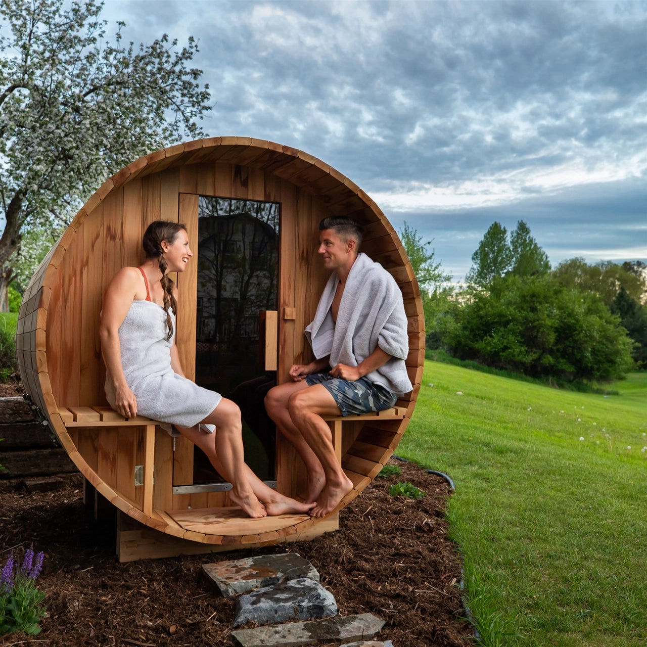 Premium Western Red Cedar Wet & Dry Barrel Sauna for Indoor or Outdoor Use - 9 kW ETL Certified Heater - Fits 8 People - Perfect for Home Spa, Backyard Relaxation & Wellness Retreats