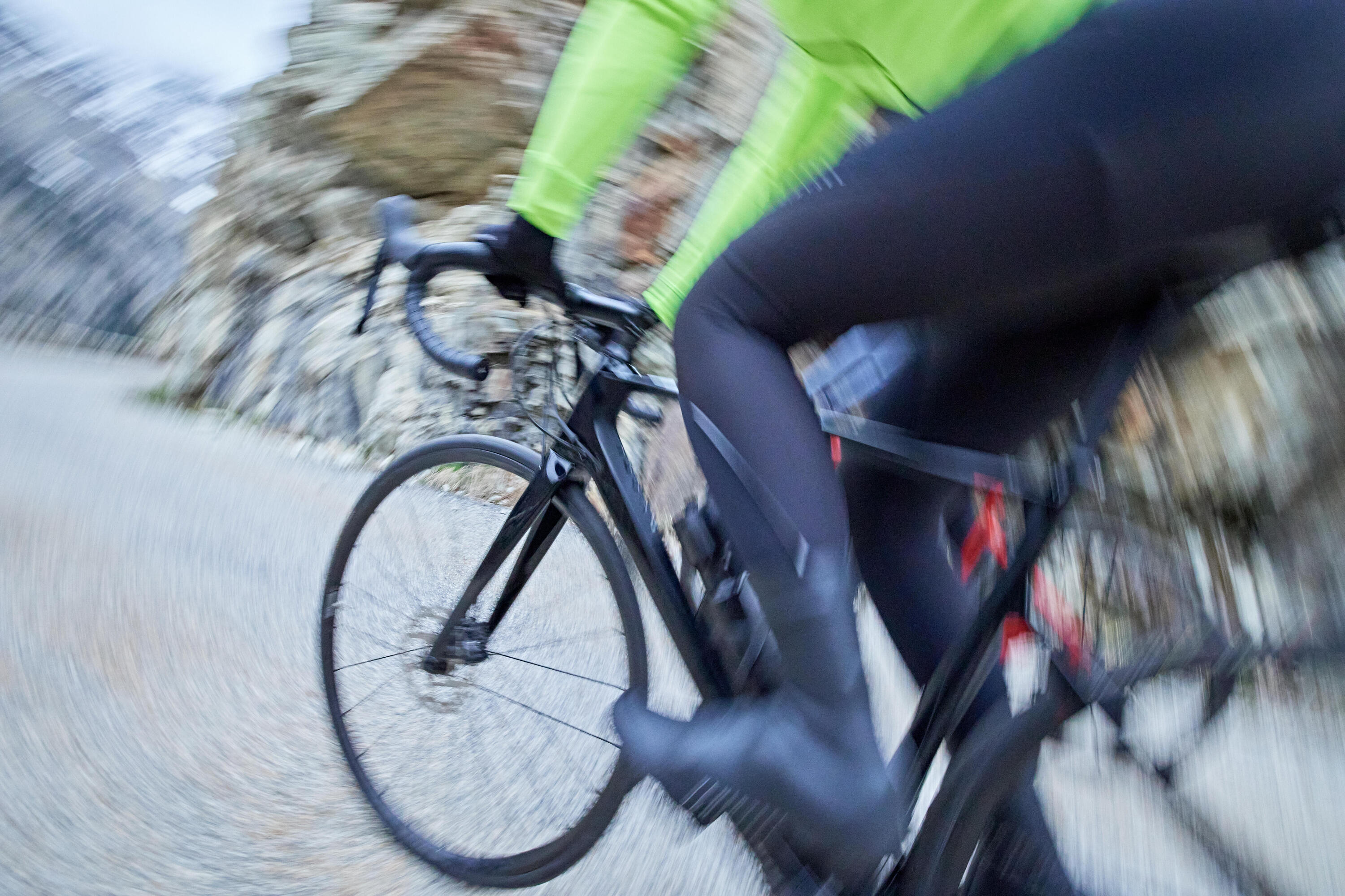 Van Rysel EDR CF Ultegra Disc Road Bike - Lightweight Carbon Fiber Racing Bicycle with Shimano Ultegra Groupset | Perfect for Competitive Cycling, Endurance Rides & Road Racing