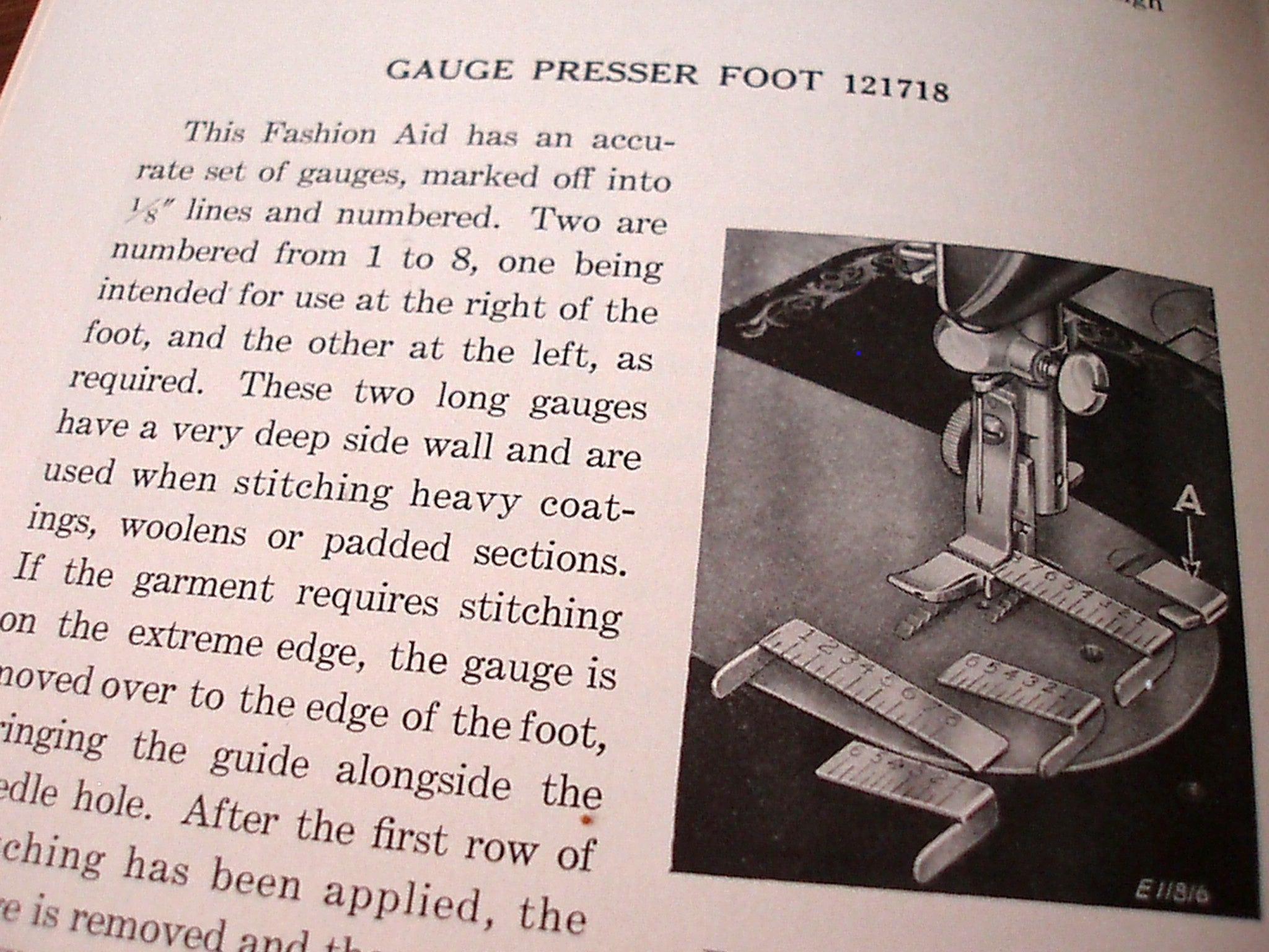 Vintage Original Singer Gauge Presser Foot Attachment Set for Sewing Machines – Perfect for Quilting, Embroidery & Fabric Crafts