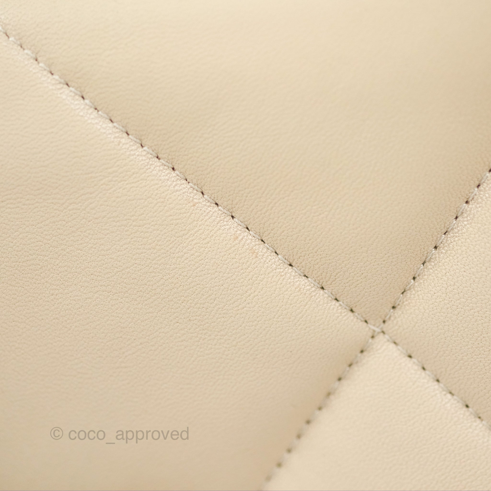Chanel 19 Small Handbag in Ivory Beige with Mixed Hardware - Luxury Crossbody Bag for Women, Perfect for Everyday Use & Special Occasions