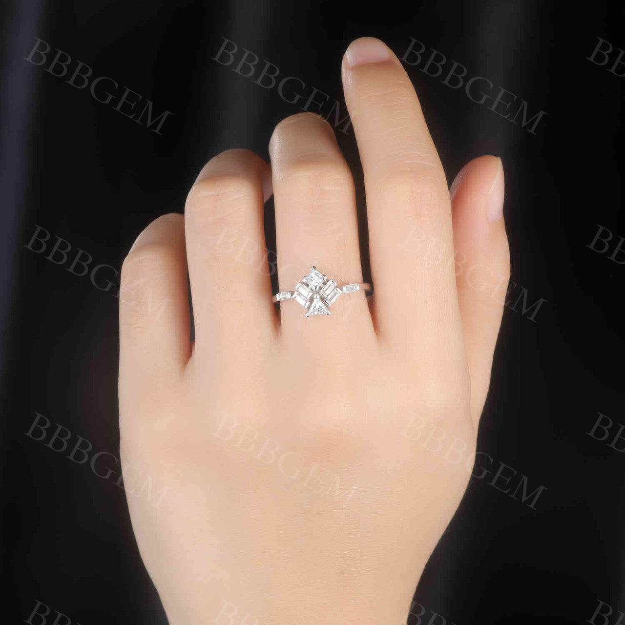 Vintage Moissanite Engagement Ring for Women - Unique Wedding Band, Proposal Ring - Perfect for Anniversaries, Valentine's Day & Special Occasions