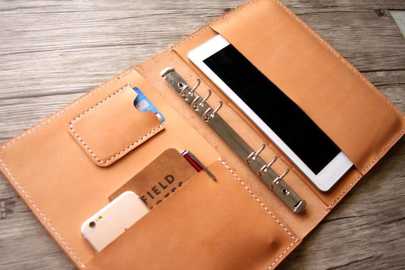 Premium Vegan Leather Executive Portfolio - Personalized Engraved Business Folder for Professionals, Meetings & Corporate Gifts