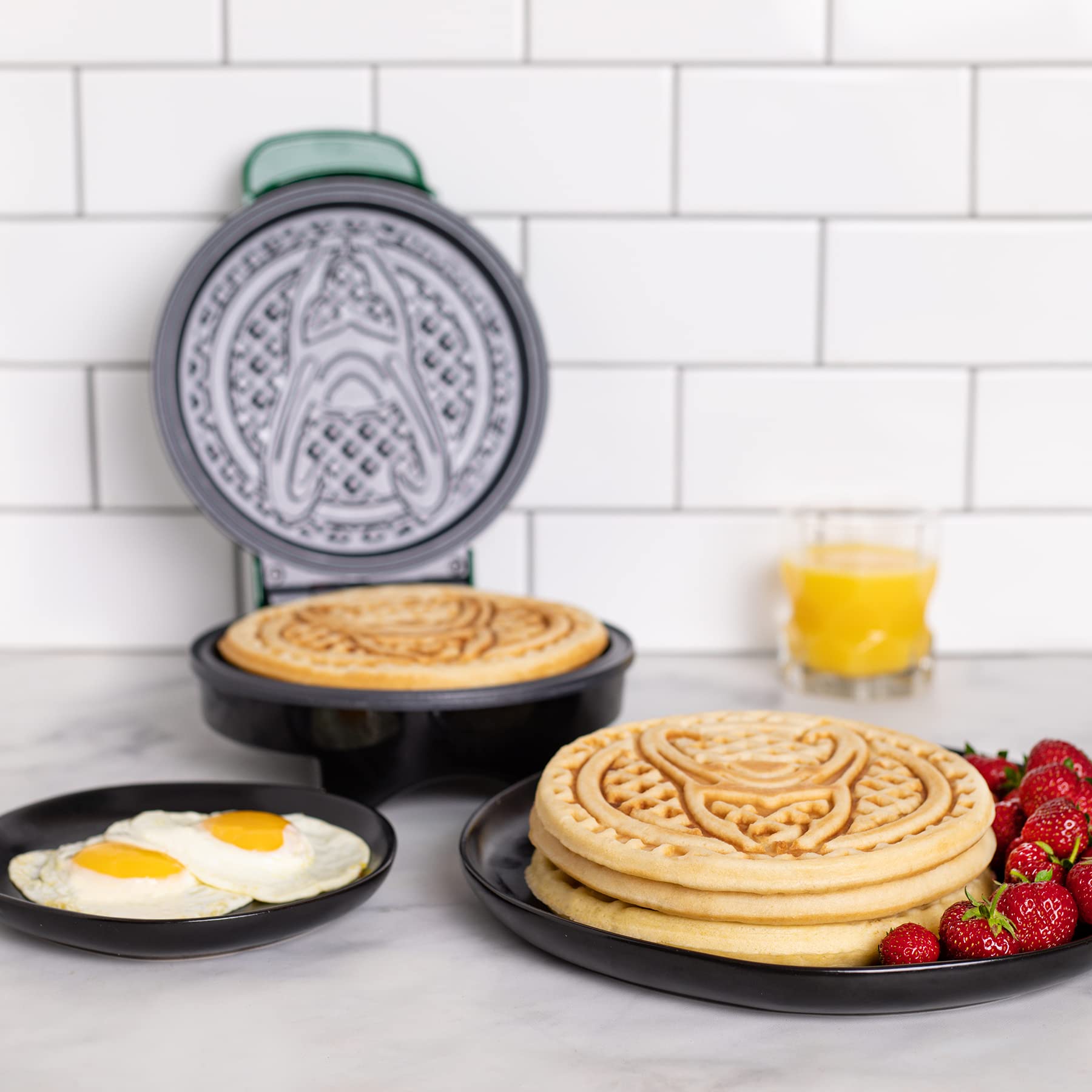 Uncanny Brands Marvel Loki Waffle Maker - Make Loki Helmet Shaped Waffles - Fun Breakfast Iron for Kids & Adults - Perfect for Marvel Parties & Themed Breakfasts