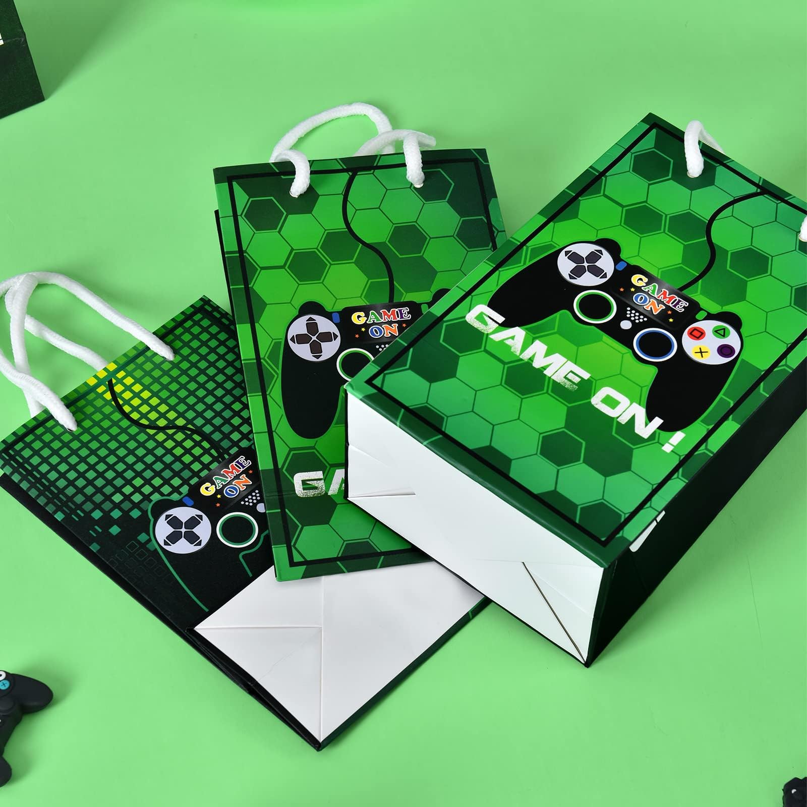 WERNNSAI 16 Pack Video Game Party Favor Bags - Gaming Birthday Party Supplies for Kids, Boys, Gamers - Candy Treat Bags with Handles - Perfect for Game Themed Parties, Birthday Goodie Bags & Gamer Gift Bags