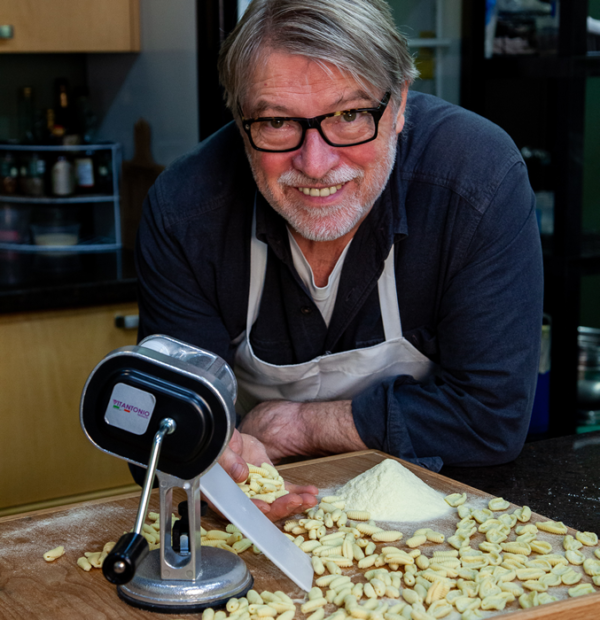 Vitantonio Gustoso Cavatelli Maker - Italian Pasta Machine for Homemade Cavatelli - Perfect for Kitchen, Italian Cuisine, and Family Cooking