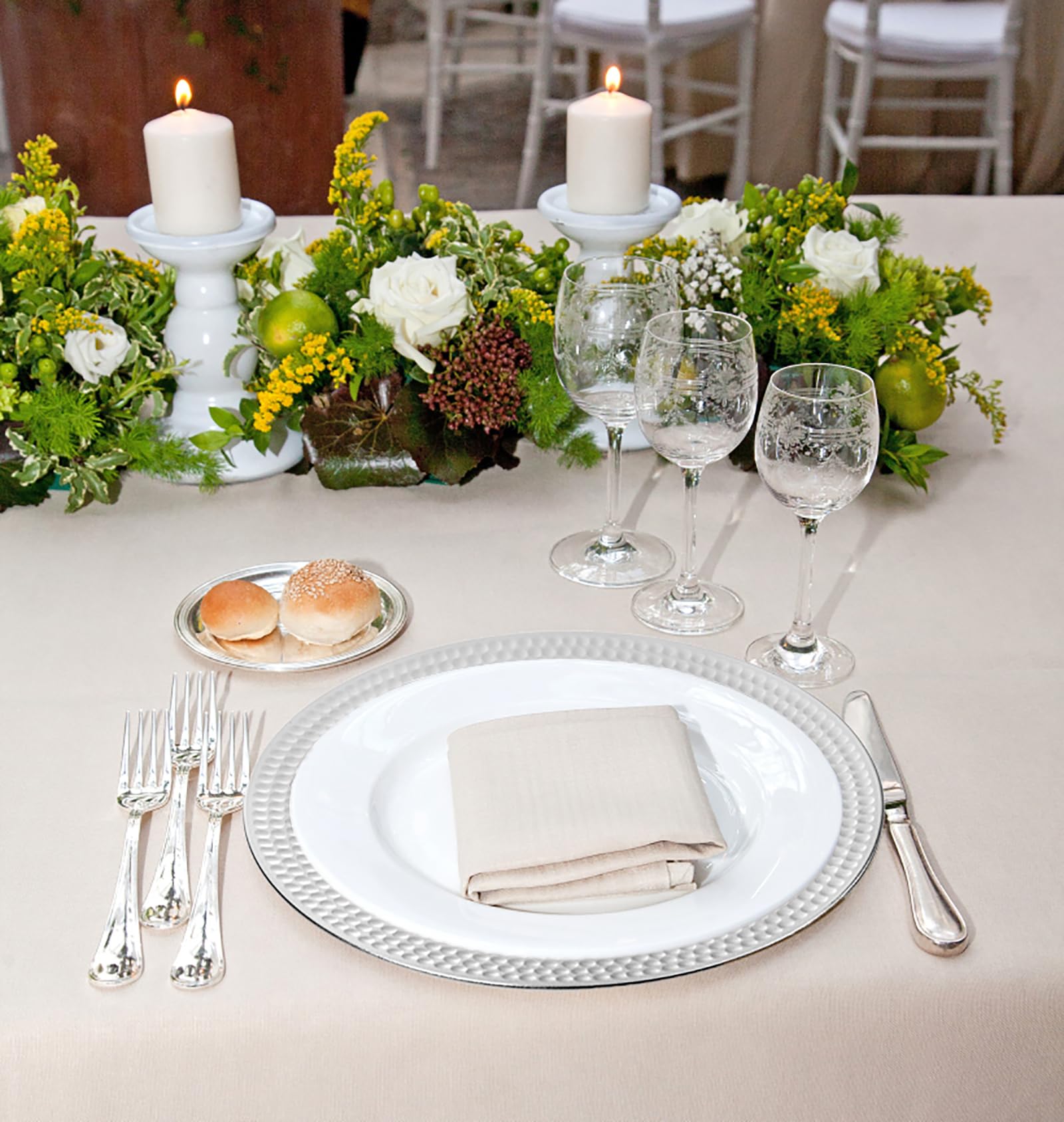Nicunom 12-Pack Silver Plastic Charger Plates Set - 13 Inch Round Decorative Dinner Plates with Hammered Rim for Wedding, Party & Special Events - Perfect for Table Settings, Buffet Displays & Holiday Decorations