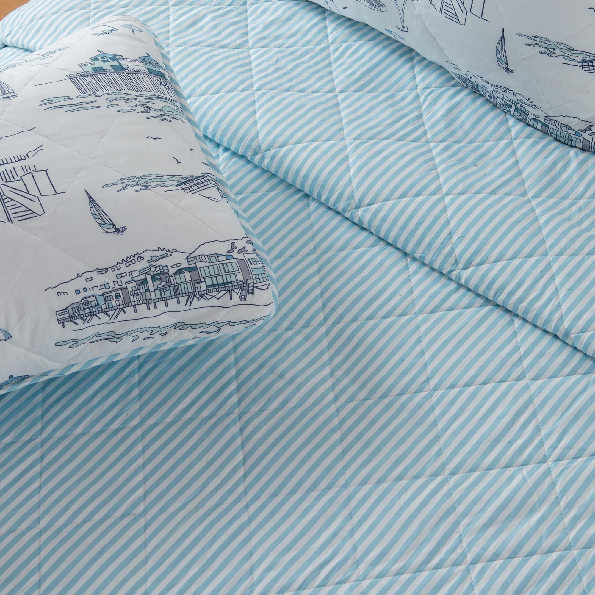 King Coastal Quilt Bedding Set - Lightweight Reversible Nautical Quilted Coverlet with Shams | 3-Piece All Season Beach Bedspread | Cape Elizabeth Collection in Blue | Perfect for Summer Bedroom Decor, Guest Rooms & Coastal-Themed Homes