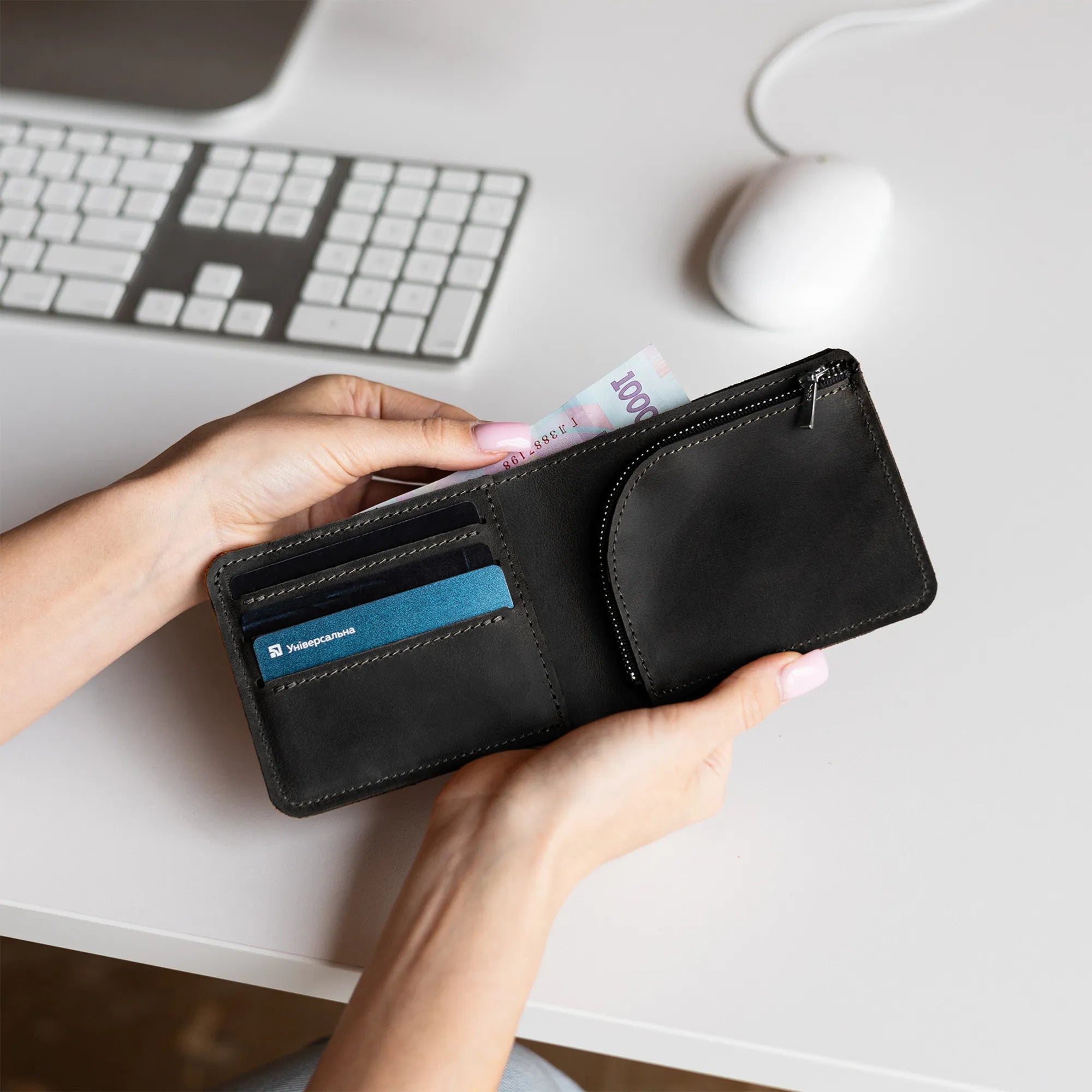 Personalized Leather Wallet for Men & Women - Custom Engraved RFID Blocking Bifold Wallet - Perfect Gift for Dad, Husband, Boyfriend - Ideal for Travel, Business & Everyday Use