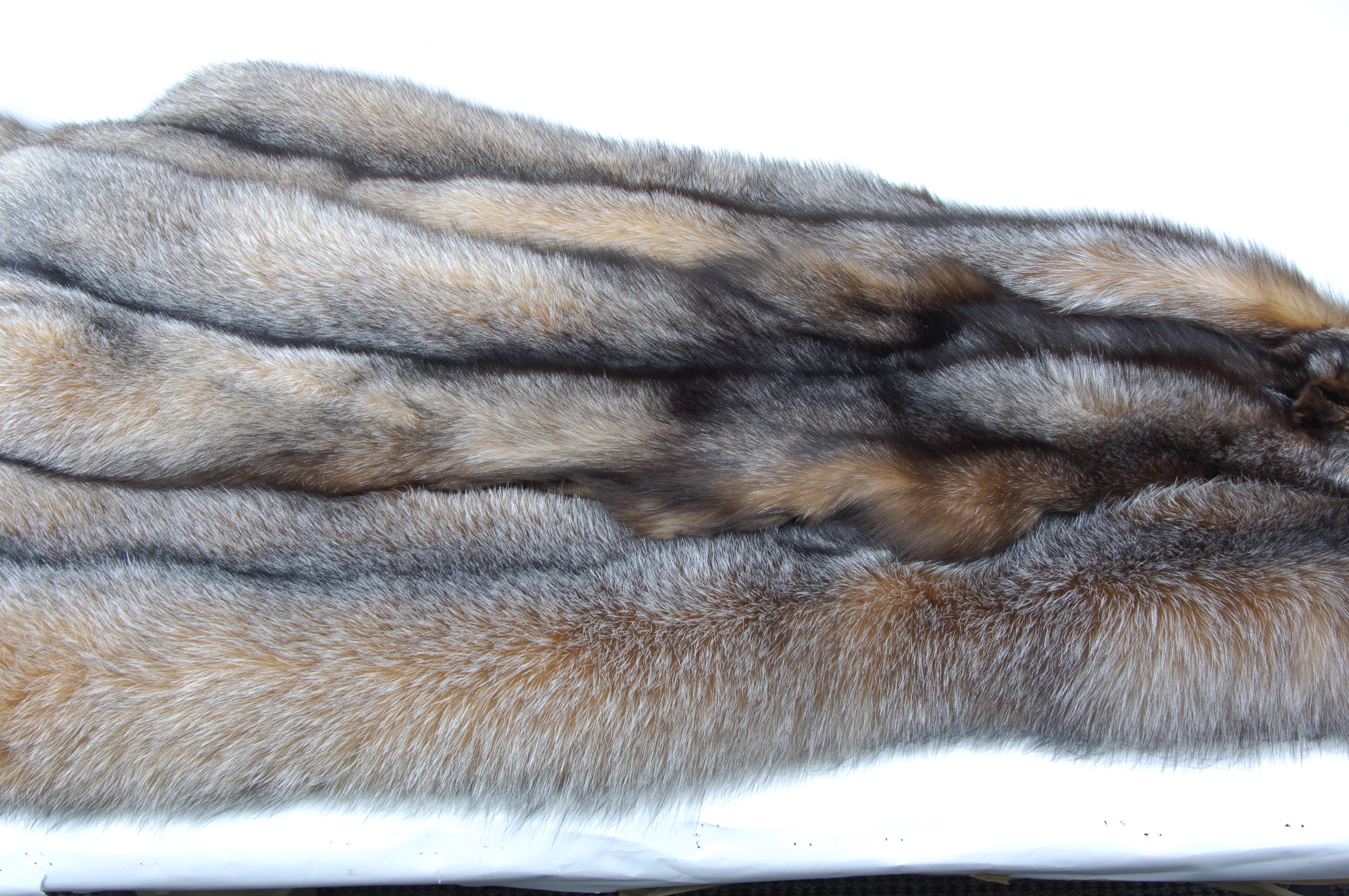 Premium 4XL Crystal Fox Fur Pelt - Luxurious Soft & Warm Winter Accessory for Home Decor, Fashion Coat Trim, or Costume Design