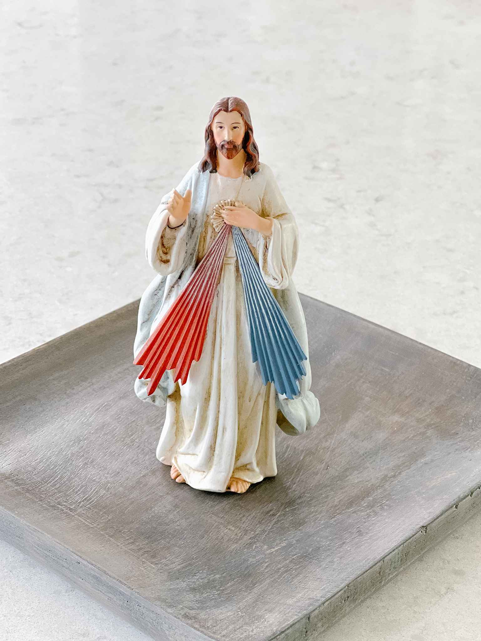 Divine Mercy Statue - Handcrafted Religious Figurine for Home Altar, Prayer Room & Catholic Devotion - Perfect Gift for Faithful Christians