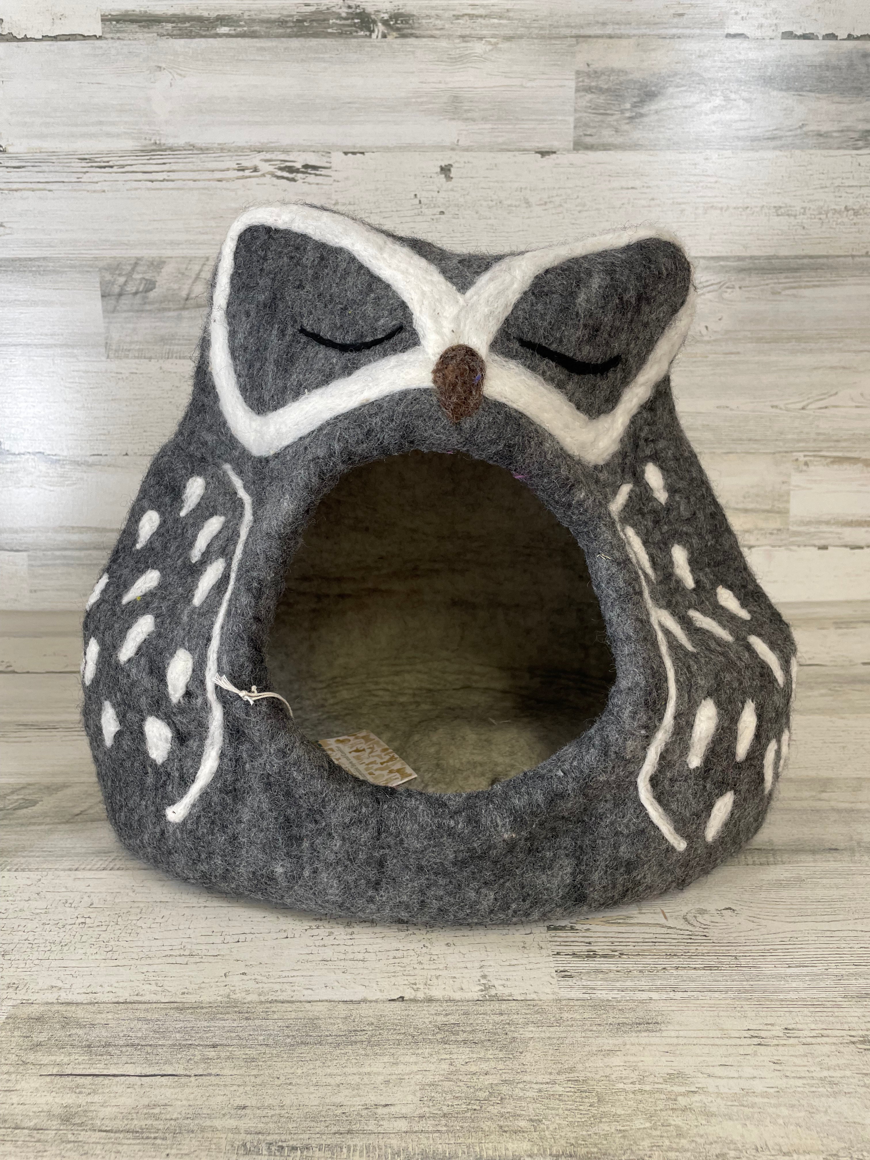 Cozy Owl Wool Pet Cave Bed for Cats & Small Dogs - Warm & Soft Indoor Pet House for Winter - Perfect for Beds, Couches & Pet Play Areas