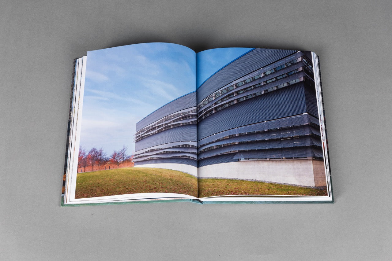 Carol Ross Barney - Award-Winning Architect | Sustainable & Innovative Design for Public Spaces | Perfect for Urban Planning & Community Development Projects
