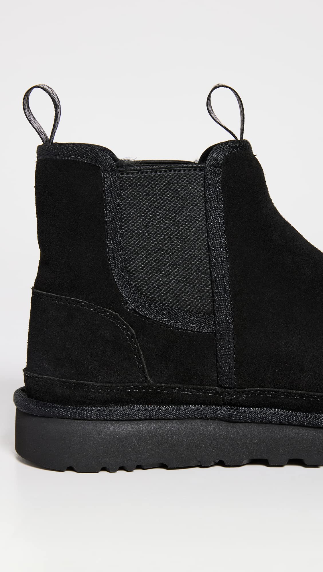 UGG Men's Neumel Chelsea Boot - Waterproof Winter Boots for Men, Comfortable Slip-On Chukka Boot with Sheepskin Lining - Perfect for Casual Wear, Outdoor Activities & Cold Weather