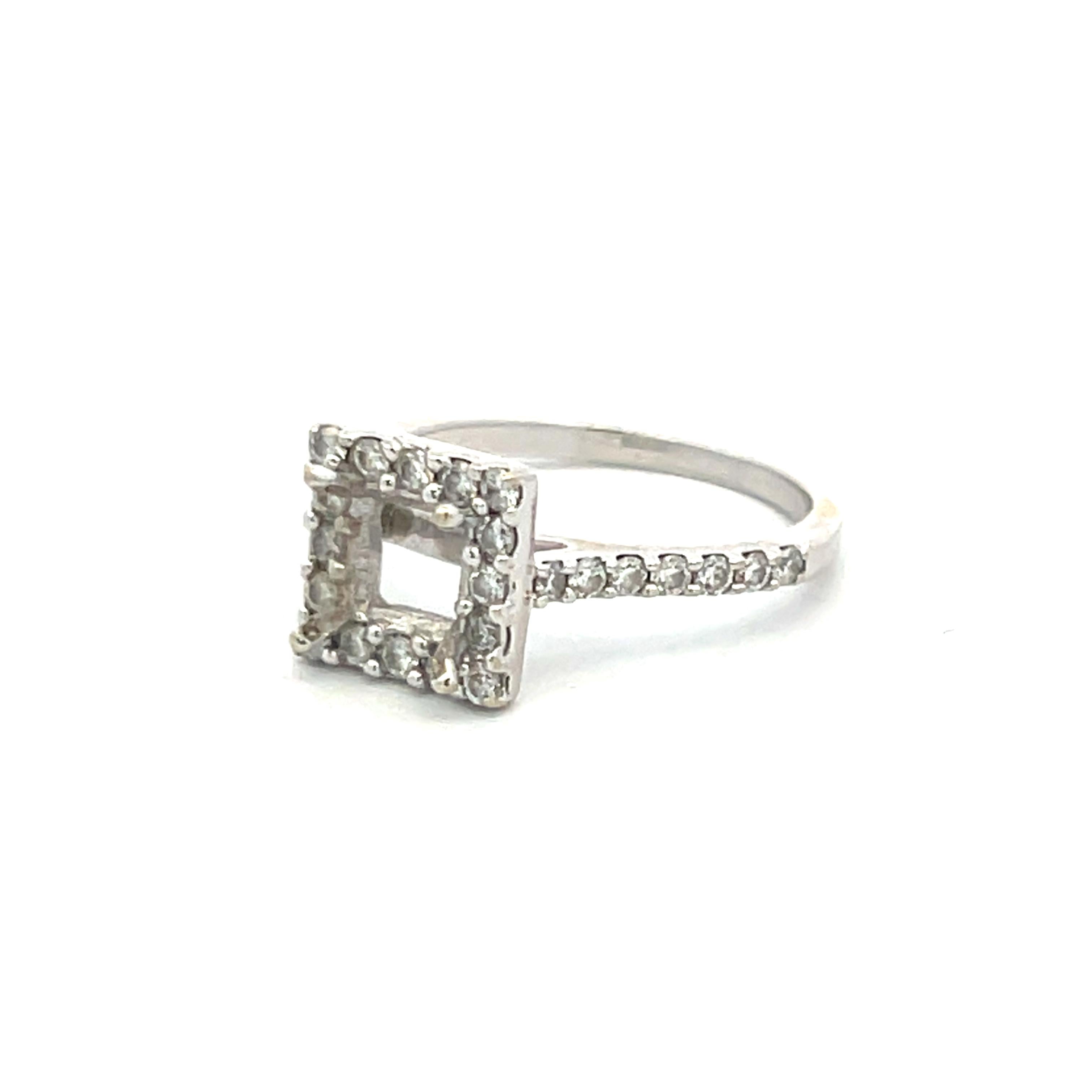 0.30 Carat Round Brilliant Cut Diamond Engagement Ring in 14K White Gold - Perfect for Proposals, Weddings & Anniversary Gifts