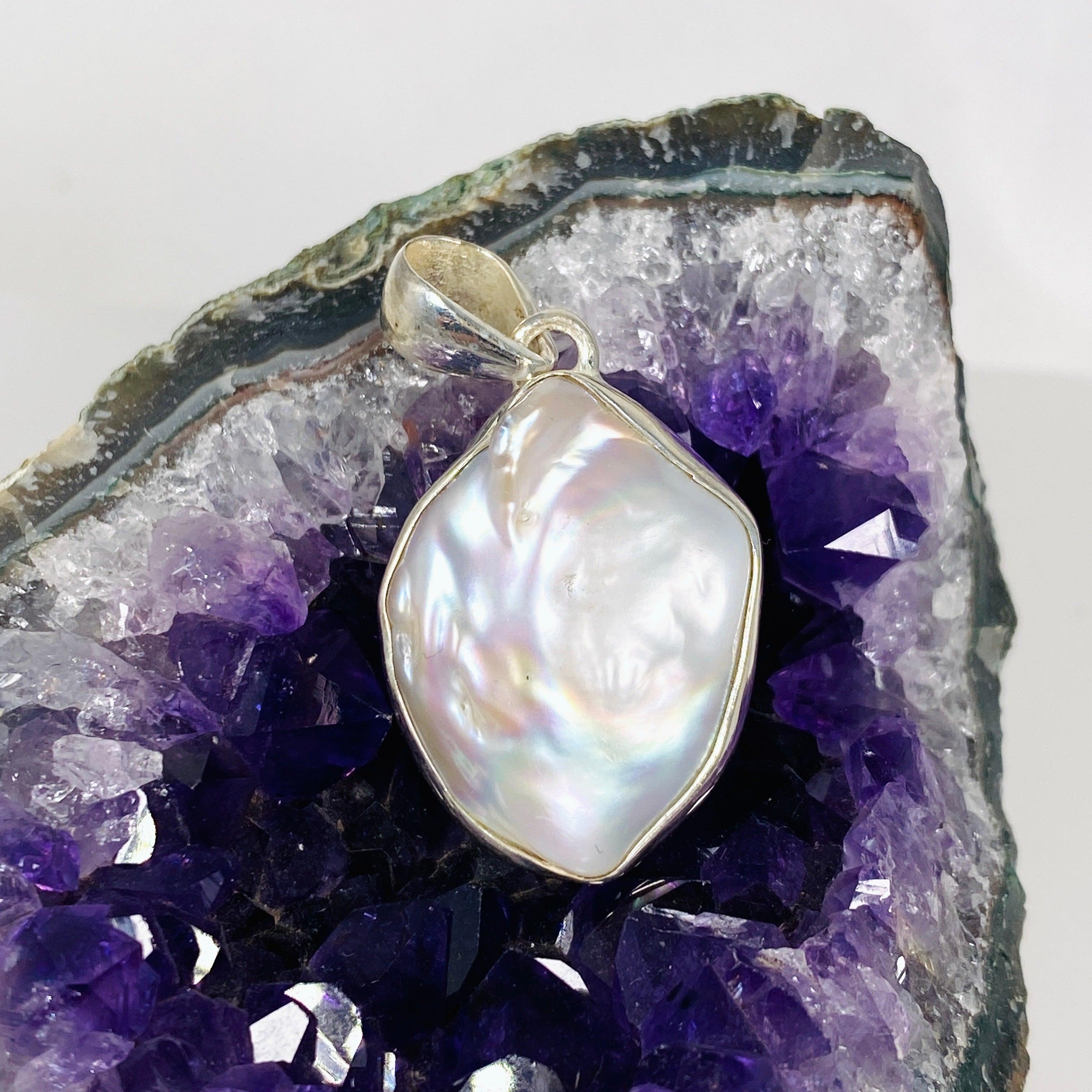 Freeform Pearl Pendant Necklace KPGJ3907 - Elegant Jewelry for Women, Perfect for Weddings, Parties & Special Occasions