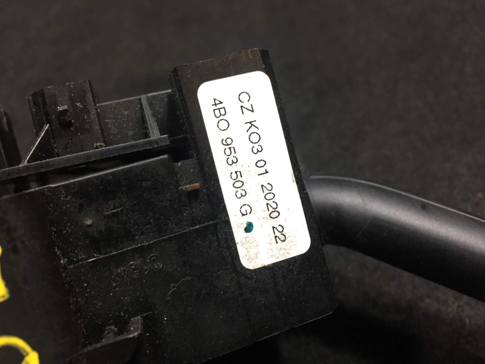 2002-2005 Volkswagen Passat OEM Steering Column Combo Switch D23 - Perfect for Replacement & DIY Car Repairs