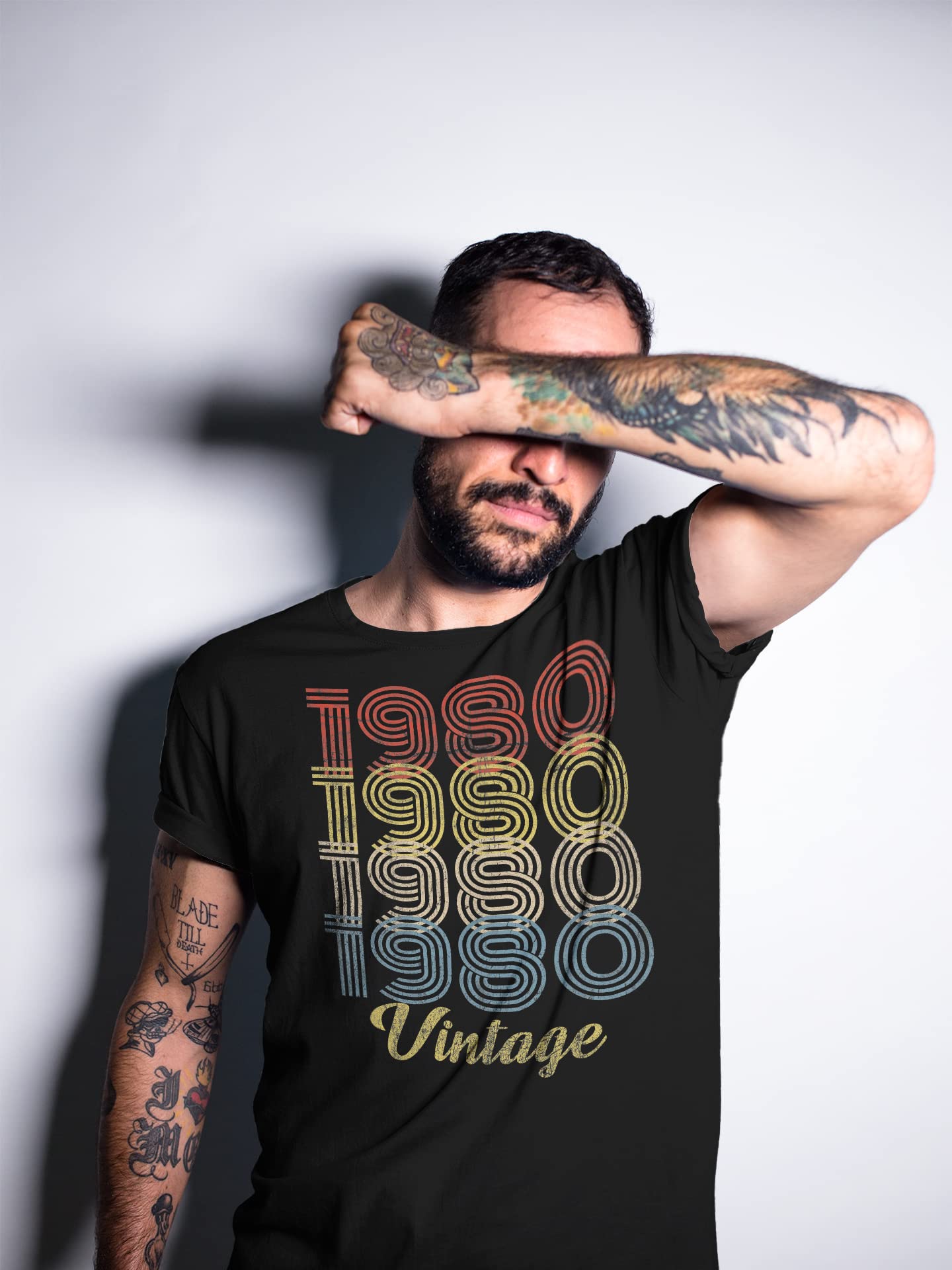 Vintage 1980 Retro 45th Birthday Gift T-Shirt for Men - Perfect 45th Birthday Party Outfit & Funny 1980s Themed Gift