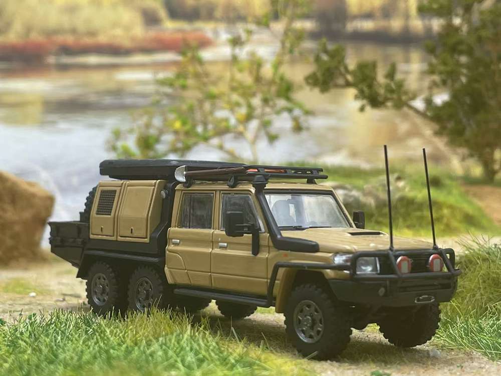 1/64 Scale Toyota Land Cruiser LC79 6x6 Pickup Truck Diecast Model Car - Desert Yellow - Collectible Miniature Toy for Hobbyists & Gifts | Off-Road Adventure, Desert Travel, Car Collection Display