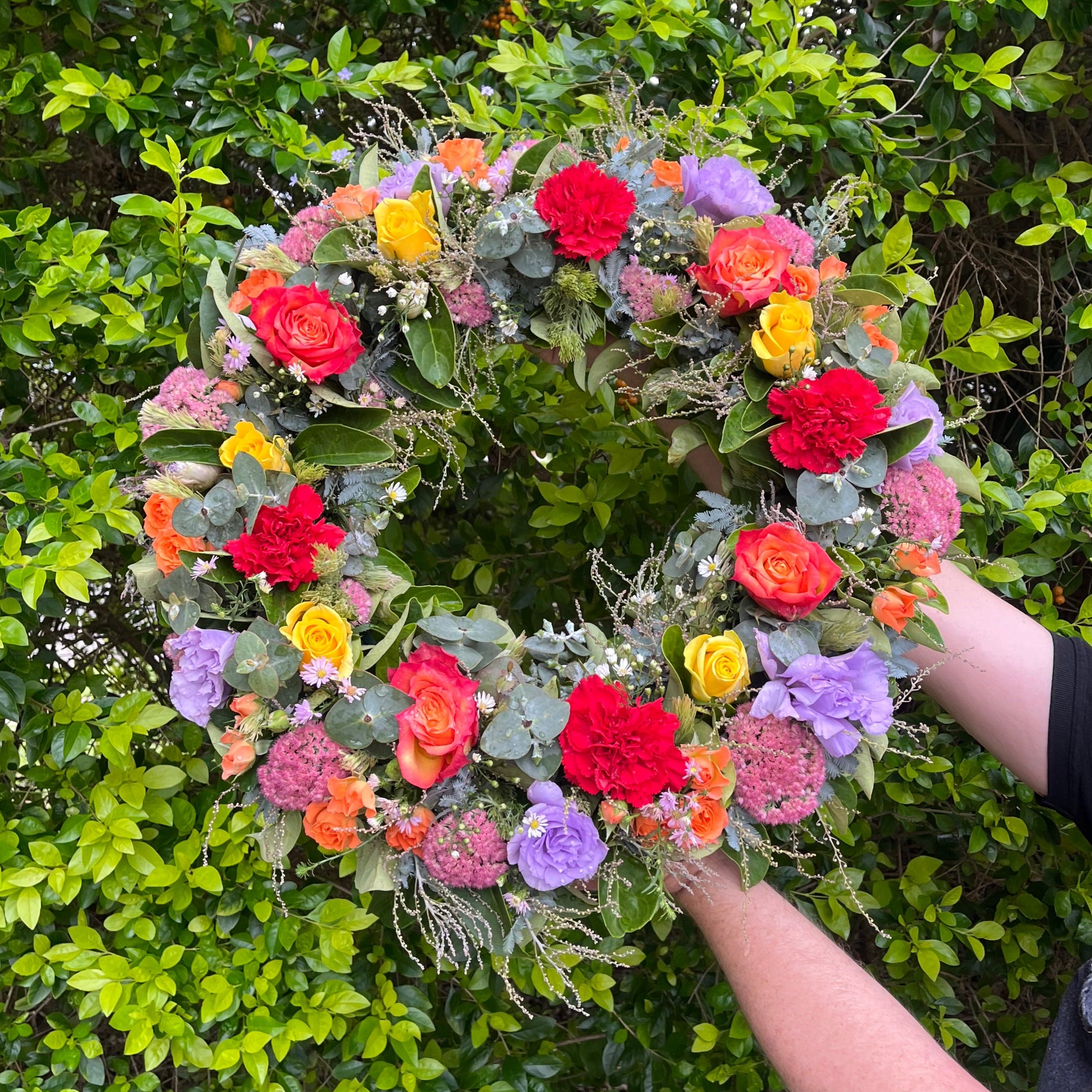 42.5cm Large Bright Wreath - Elegant Floral Decor for Front Door, Wall, and Holiday Home Decoration