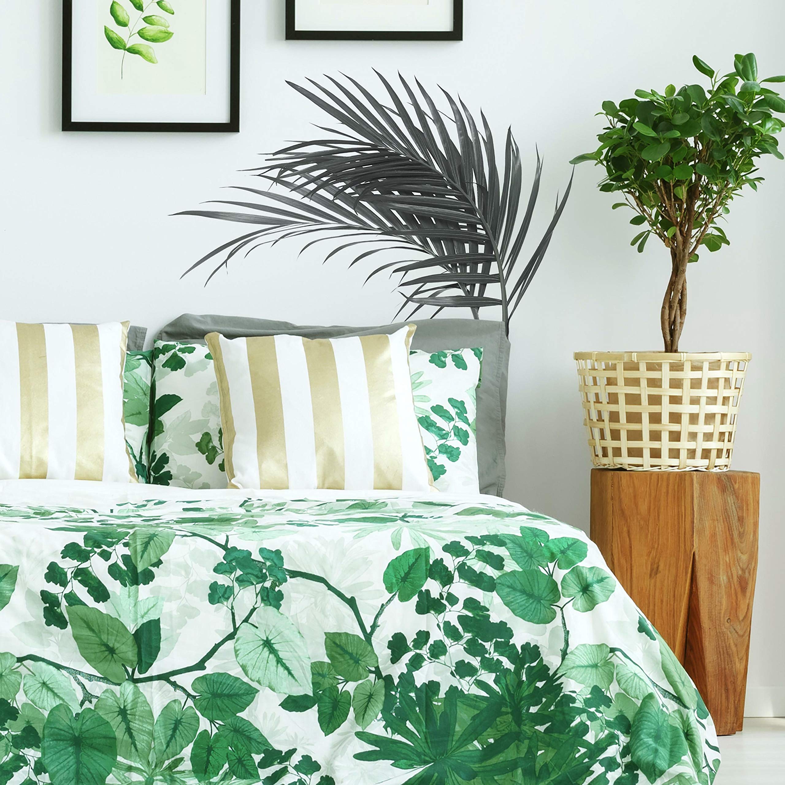 RoomMates RMK4713GM Black & White Palm Tree Peel & Stick Wall Decals - Easy DIY Wall Decor for Bedroom, Nursery, Living Room & Office