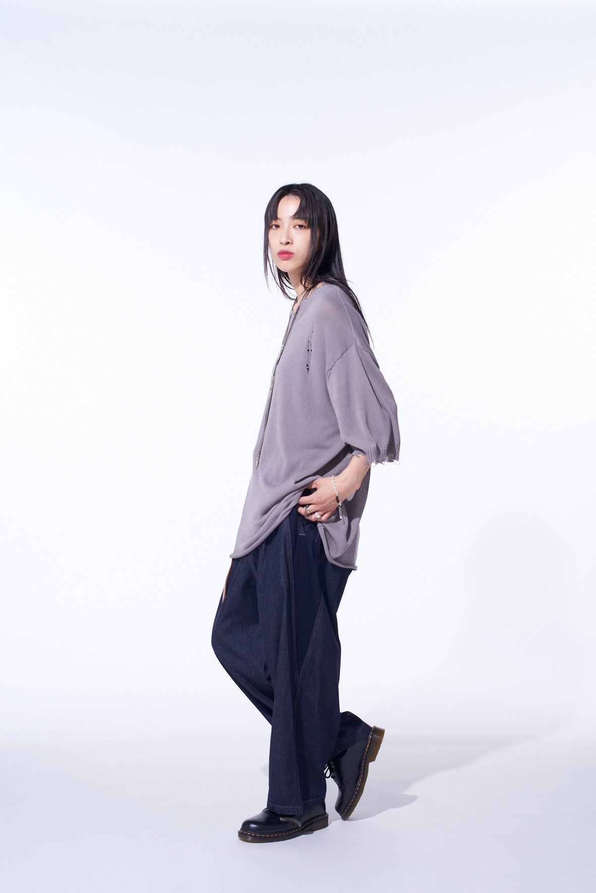 Compact Twist 10g Damaged Knitted Pullover - Lightweight & Stylish Women's Sweater for Casual Wear & Layering