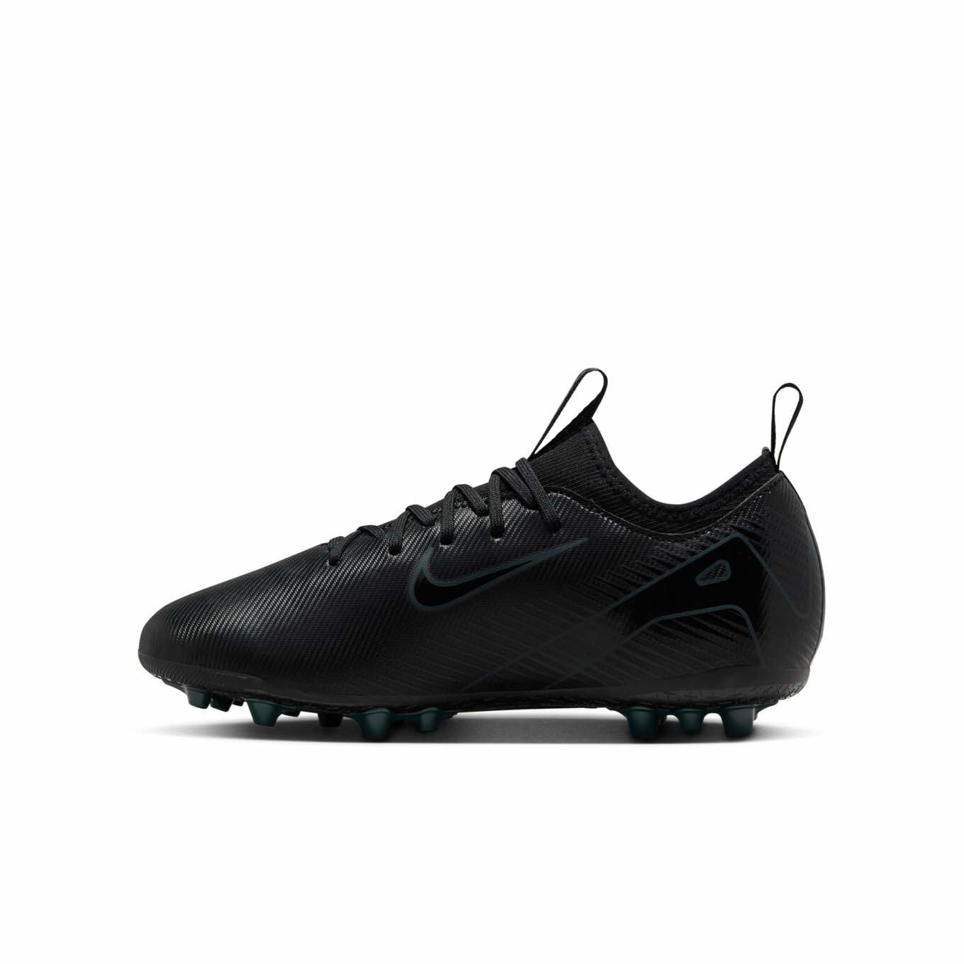 Nike Jr. Mercurial Vapor 16 Academy AG Soccer Cleats for Kids - Lightweight Football Shoes with Firm-Ground Studs for Youth Training & Matches