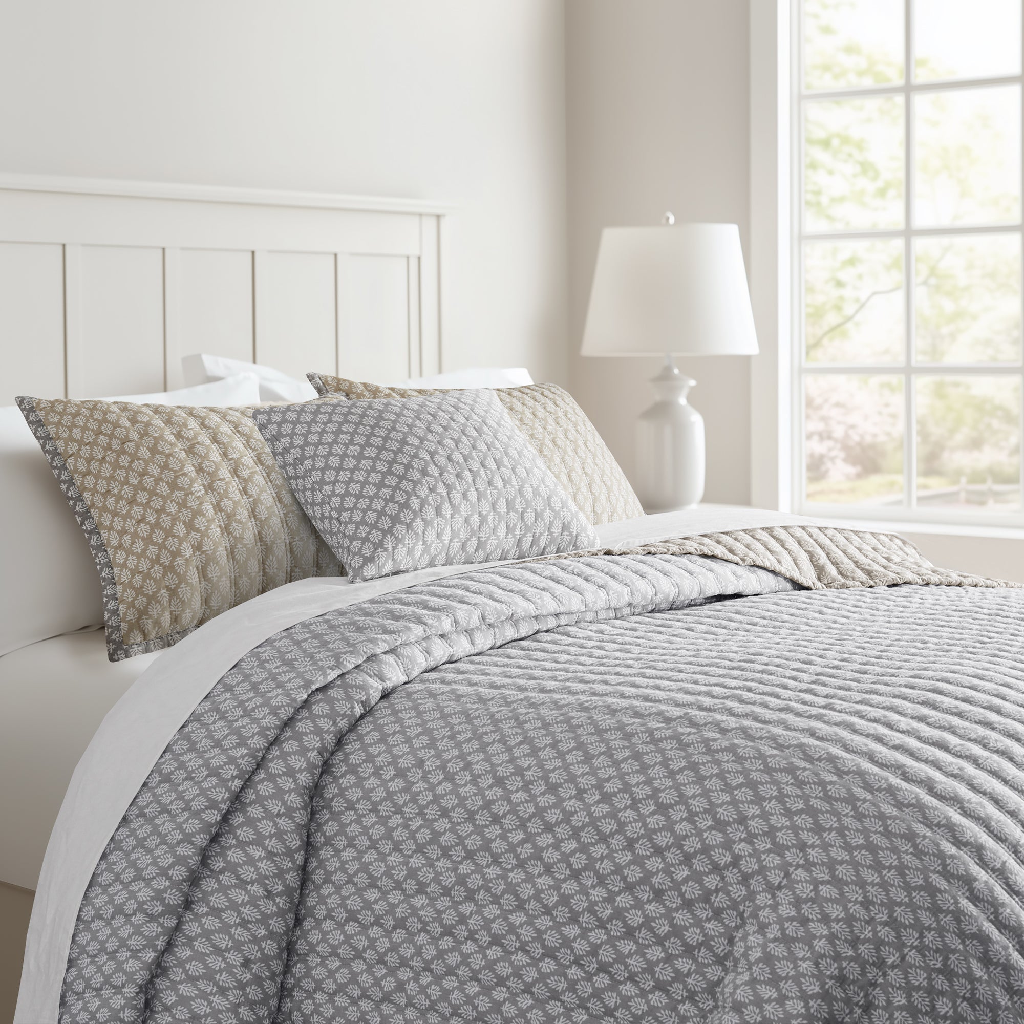 Luxury Aditya Quilt Set - Queen Size Bedding, Soft & Breathable Comforter with Pillow Shams - Perfect for Cozy Nights, Guest Rooms & Winter Warmth