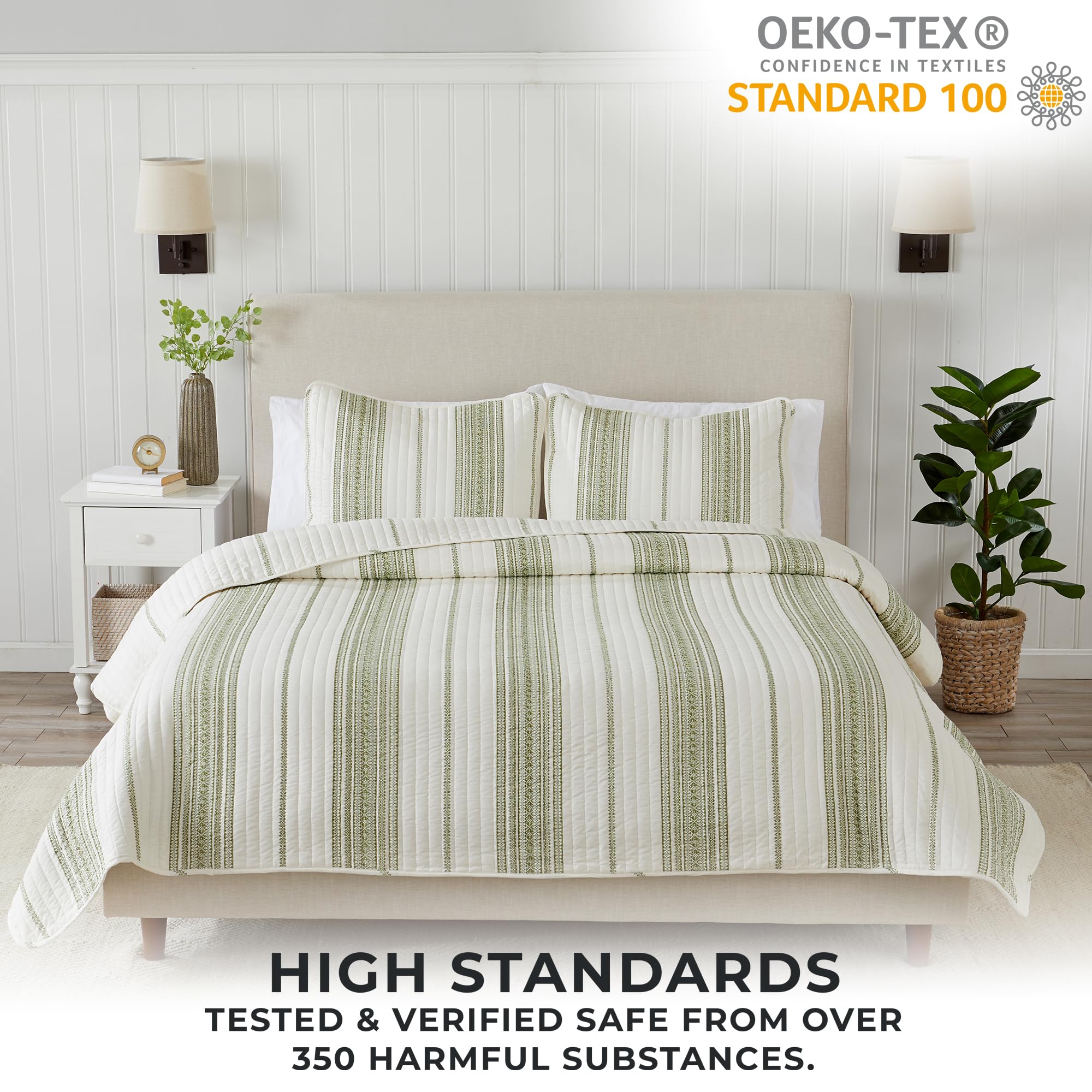 Twin/Twin XL Reversible Quilt Bedding Set - All Season Lightweight Bedspread Coverlet - Modern Striped White and Green Design (Includes Quilt + Pillow Sham) for Cozy Bedroom Decor & Guest Room Styling
