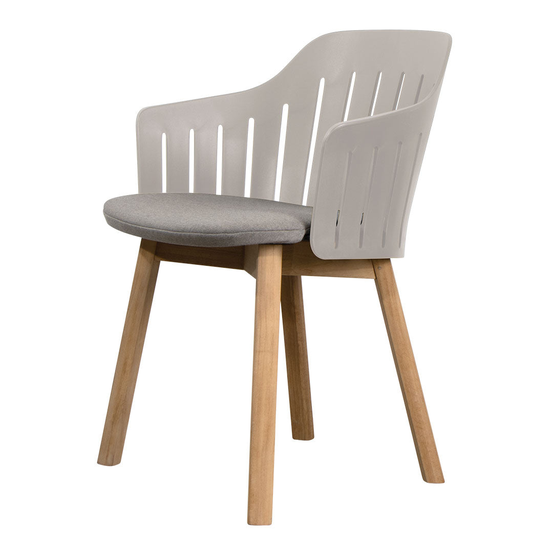 Premium Outdoor Chair with Comfortable Seat Cushion & Durable Wood Base - Perfect for Patio, Garden, Poolside & Backyard Relaxation