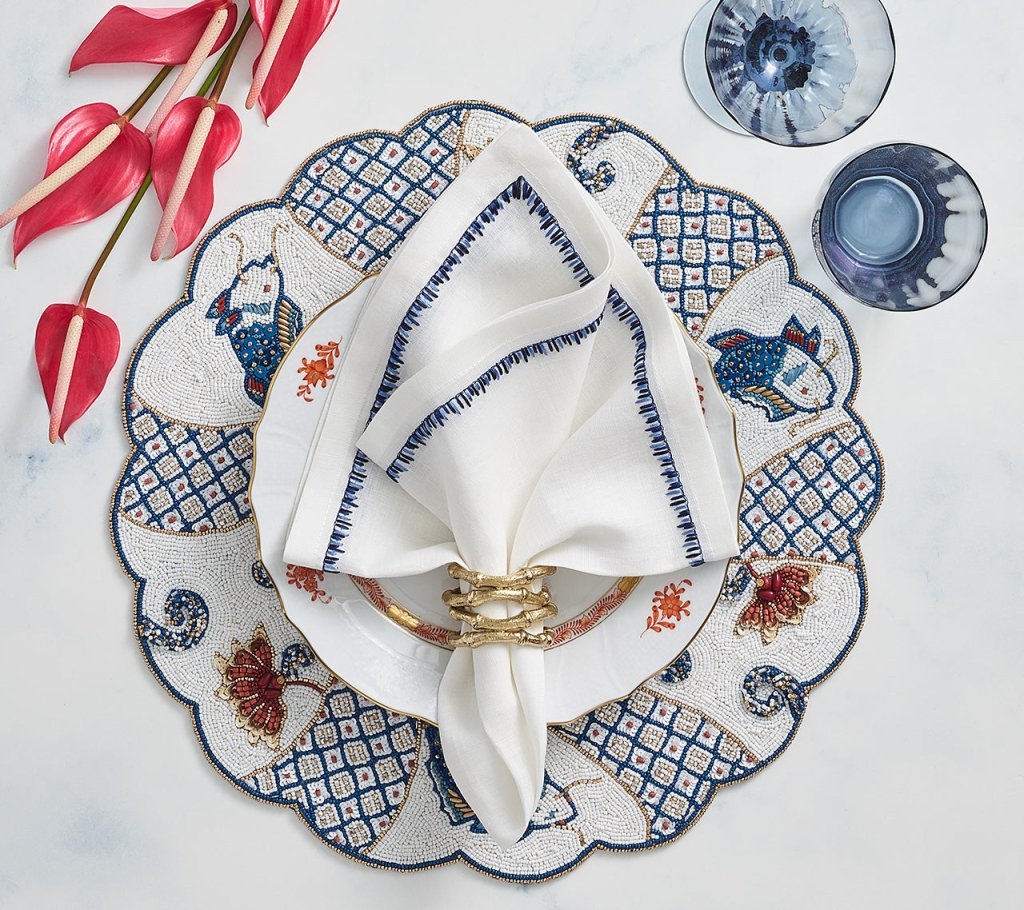 Premium Filament Napkins Set of 4 - Elegant Linen-Style Dinner Napkins for Fine Dining, Parties & Special Occasions