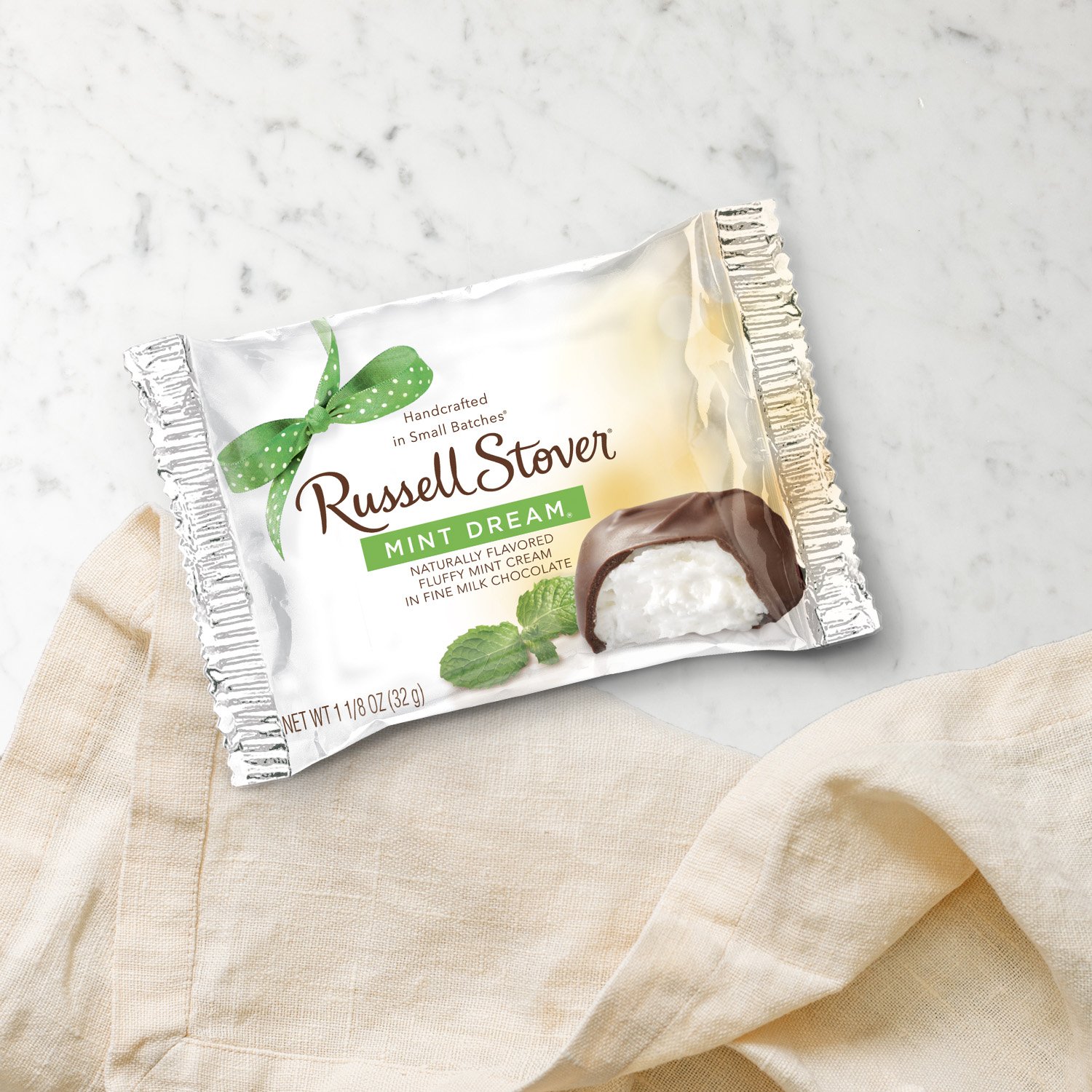 Russell Stover Milk Chocolate Mint Dream Bars - 1.125 oz (24 Count) - Fresh Mint Chocolate Candy for Gifts, Office Snacks & Holiday Treats
