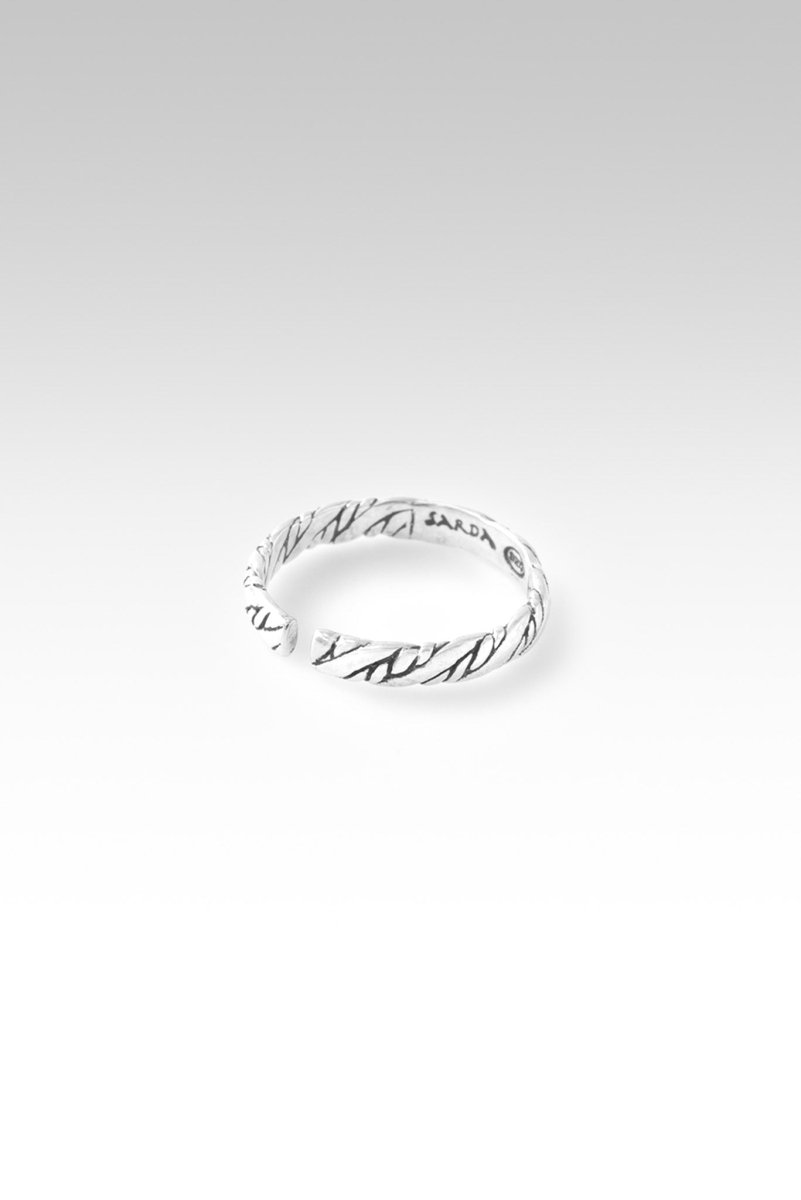 Heartfelt Joy Midi/Toe Ring™ in Twist - Elegant Adjustable Toe Rings for Women, Perfect for Beach, Summer & Pedicure Days