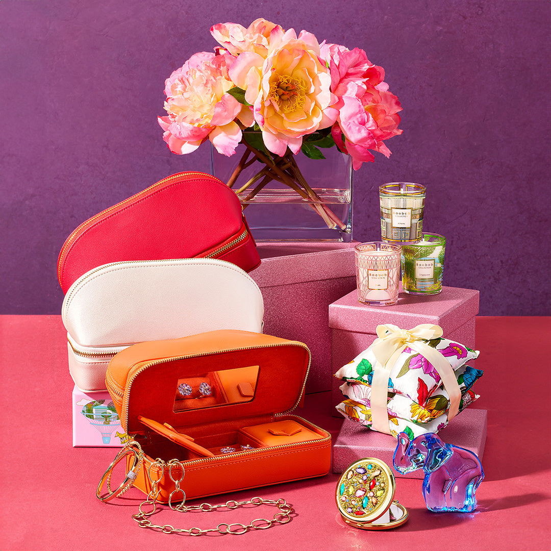 Stylish Red Travel Jewelry Case - Compact & Secure Jewelry Organizer for Necklaces, Rings & Earrings - Perfect for Vacations, Business Trips & Gifts