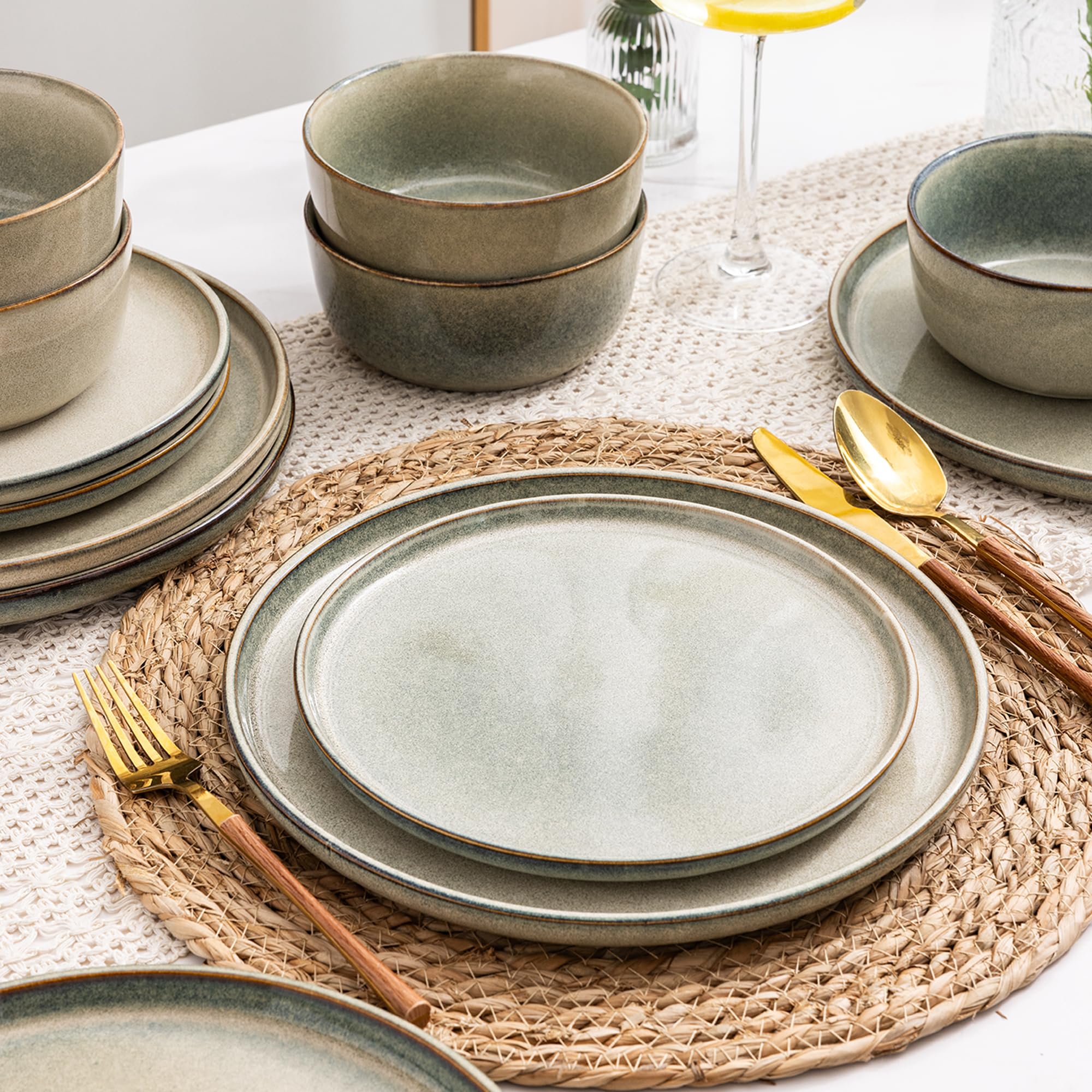 AmorArc 24-Piece Stoneware Dinnerware Set - Round Reactive Glaze Ceramic Plates & Bowls - Chip & Crack Resistant - Dishwasher & Microwave Safe - Service for 8 - Perfect for Family Dinners, Entertaining Guests & Everyday Use