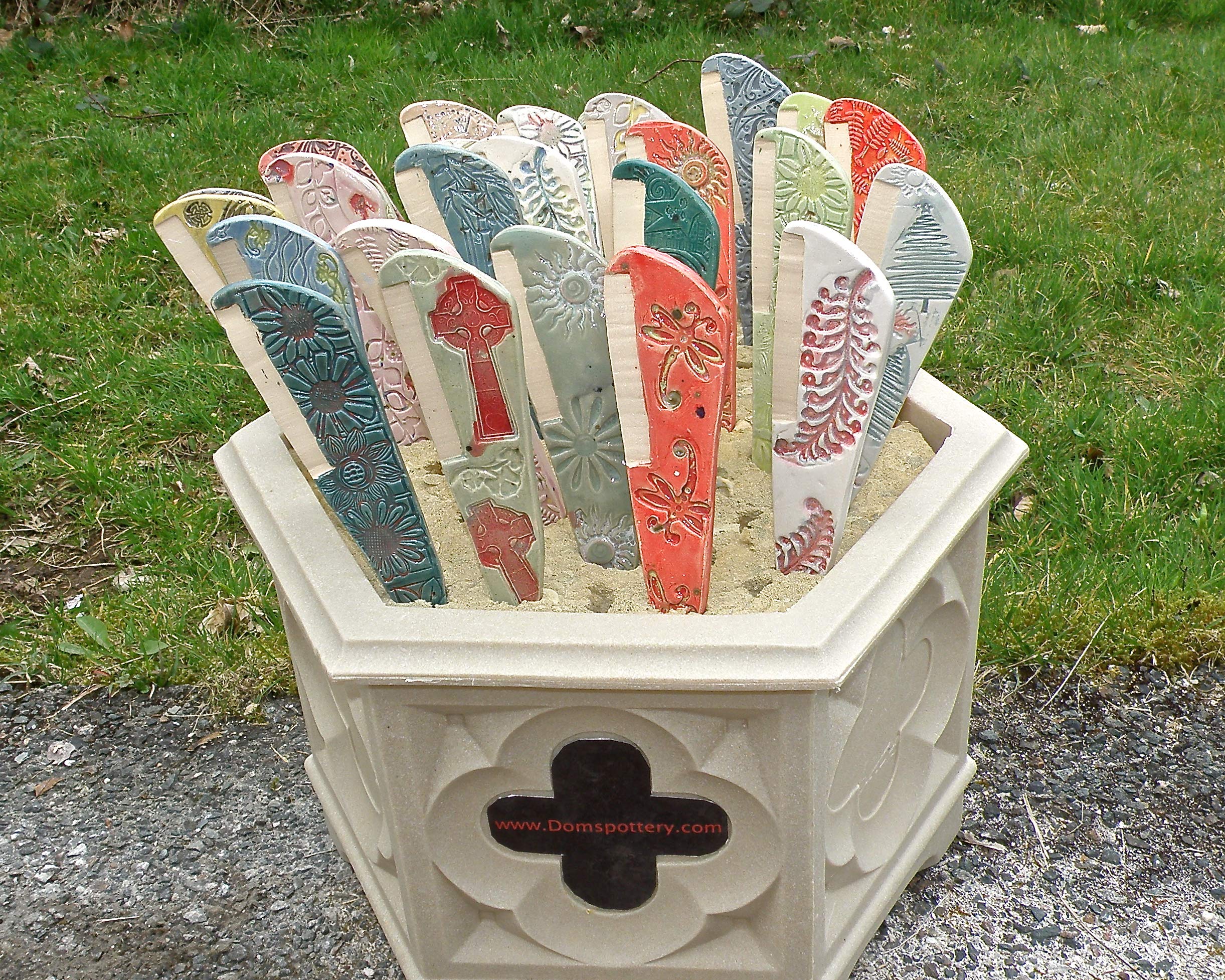 6 Large Blank Ceramic Garden Plant Markers - Handmade Herb & Veggie Markers - Weatherproof Plant Labels for Outdoor Gardening - Perfect for Herb Gardens, Vegetable Patches, and Flower Beds