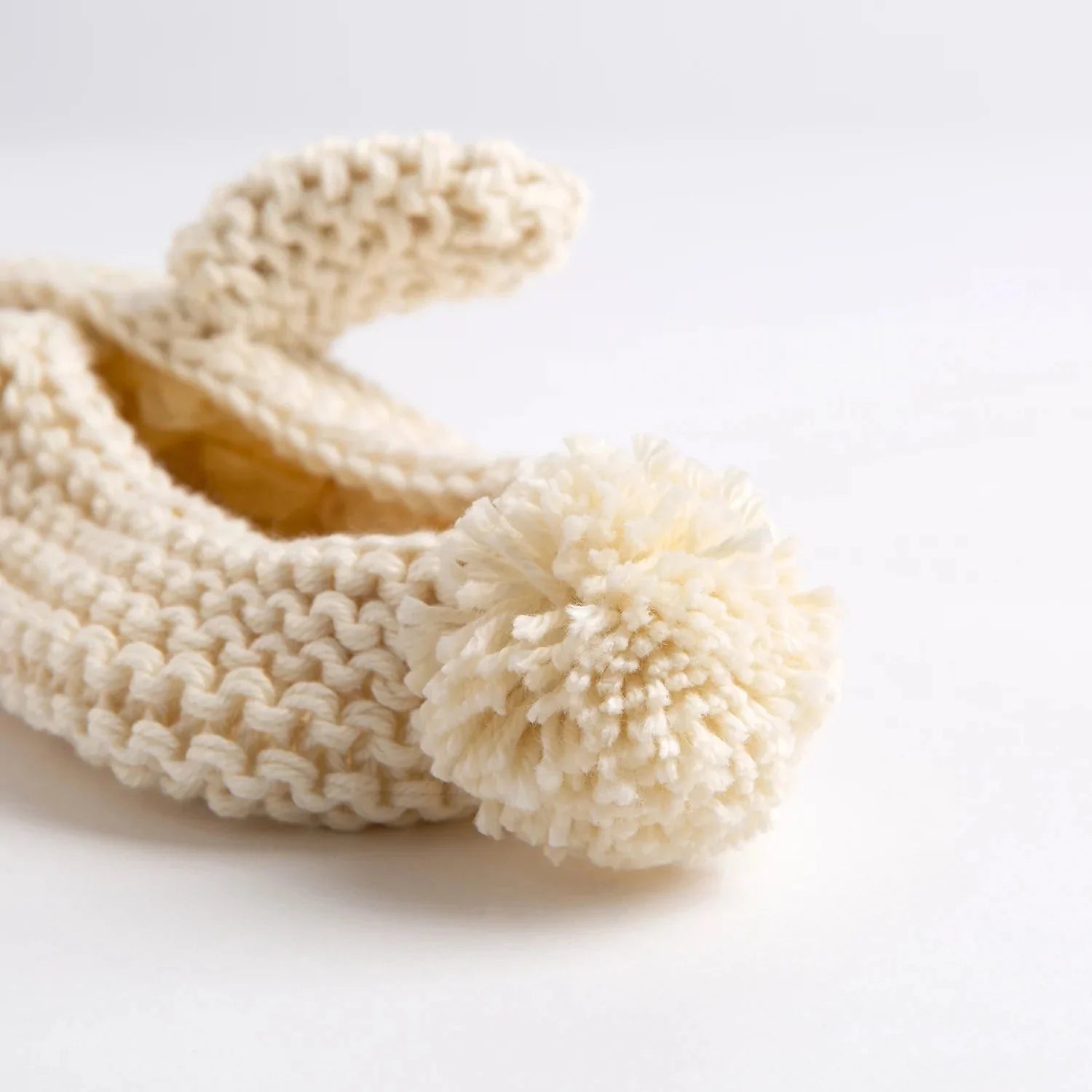 Adorable Bunny Ear Baby Slippers & Hat Knitting Kit - DIY Easter Gift Set for Newborns - Perfect for Easter Photos, Baby Showers & First Holiday Celebrations