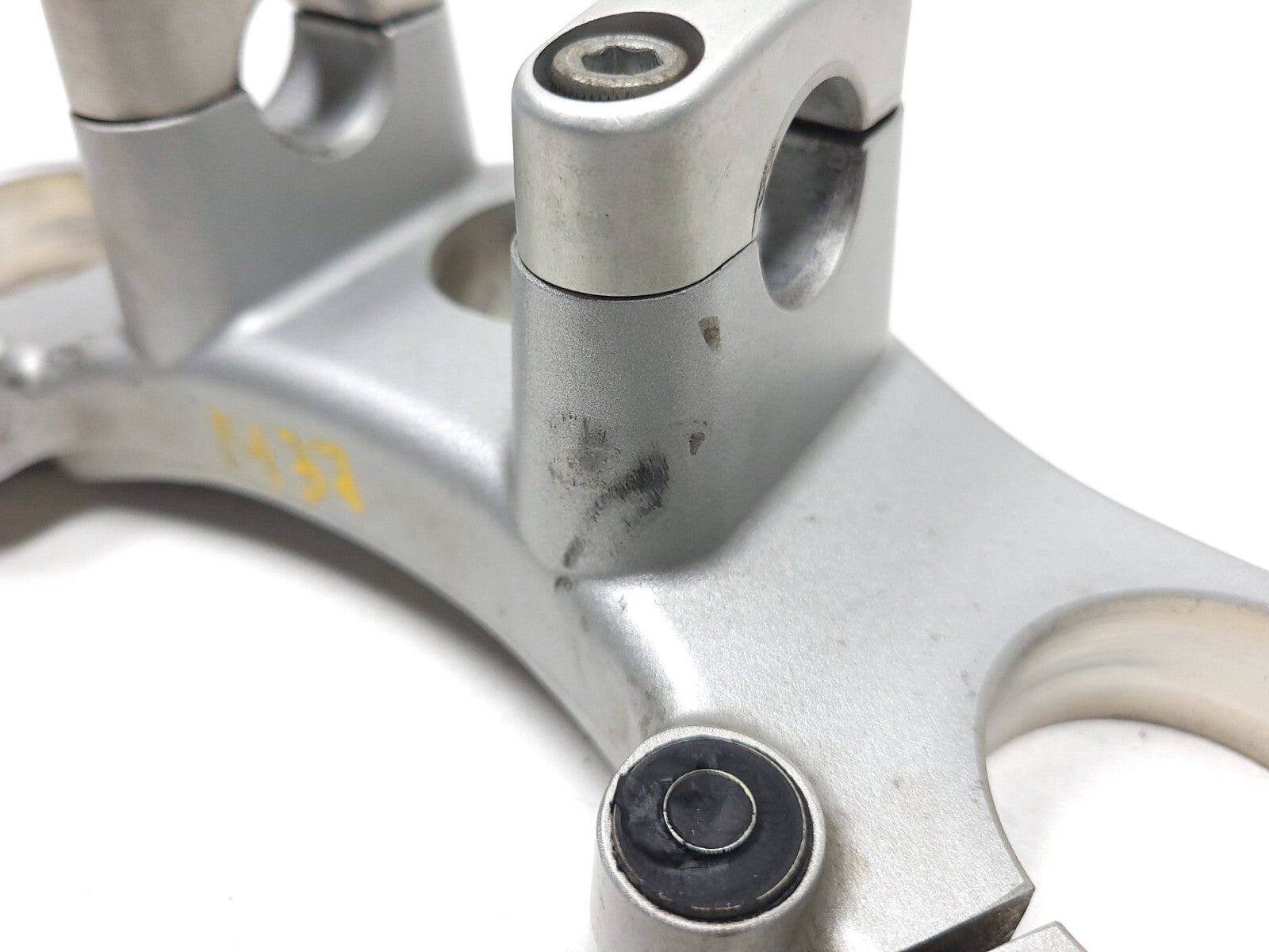 Original Ducati Monster M600 620 Triple Tree Lower OEM Replacement Part - Perfect for Motorcycle Repair & Customization Projects