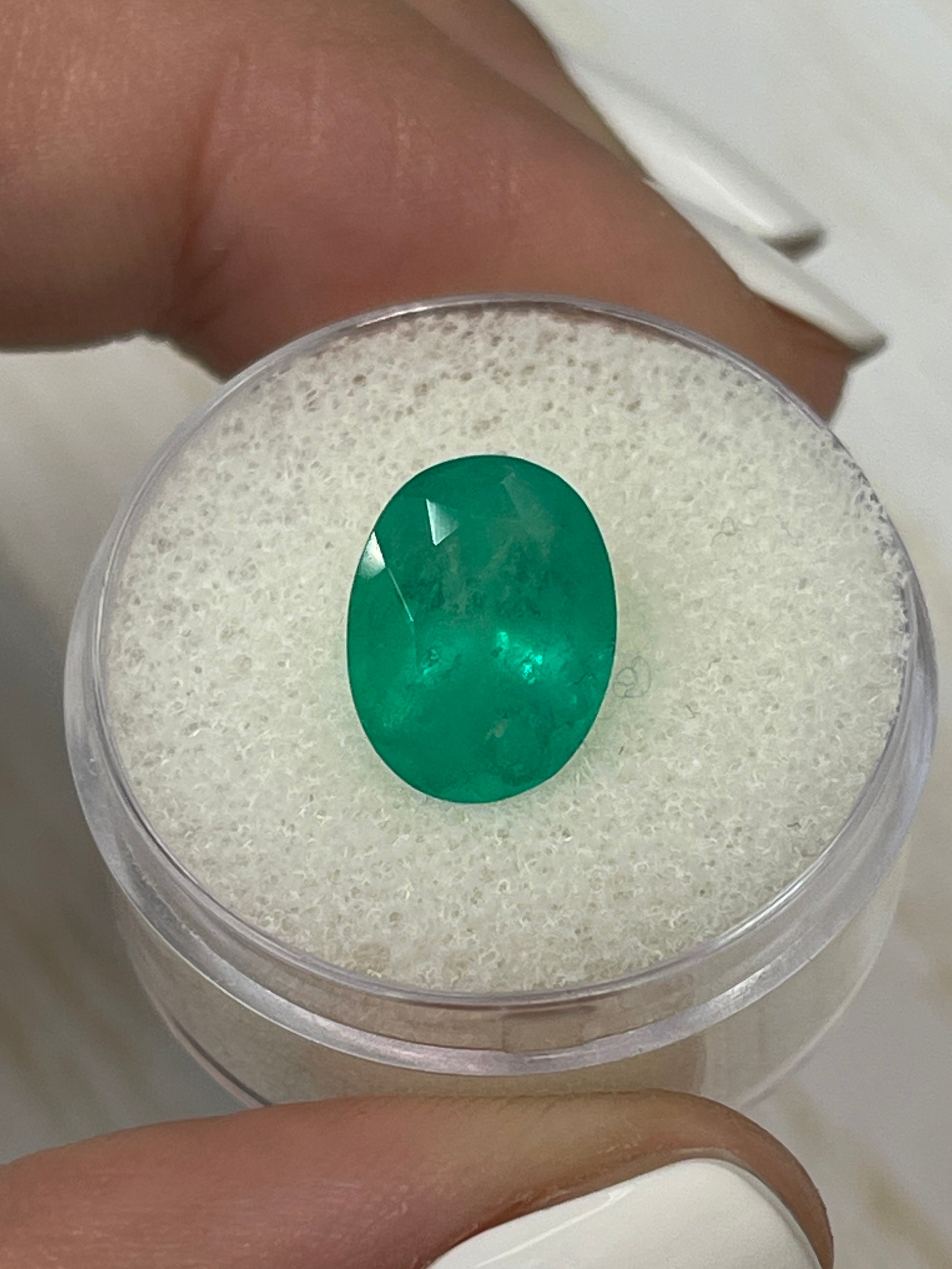 3.86 Carat Deep Emerald Green Natural Loose Colombian Emerald Oval Cut Gemstone for Jewelry Making, Engagement Rings & Luxury Gifts