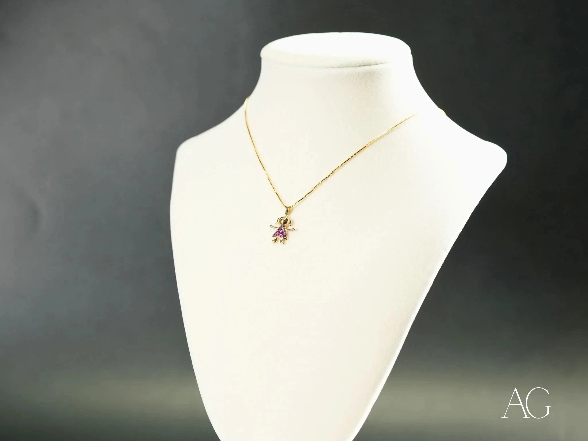 Golden Love Heart Pendant Necklace for Boys & Girls - Perfect Gift for Valentine's Day, Birthday & Anniversary Jewelry