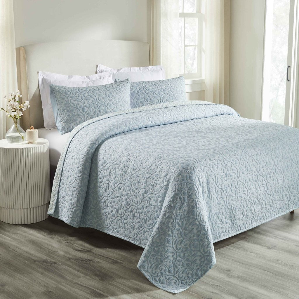 Premium Vineyard Cotton Blend Medium Weight Matelasse Woven Coverlet - Soft Bedspread for Master Bedroom, Guest Room & Luxury Hotels