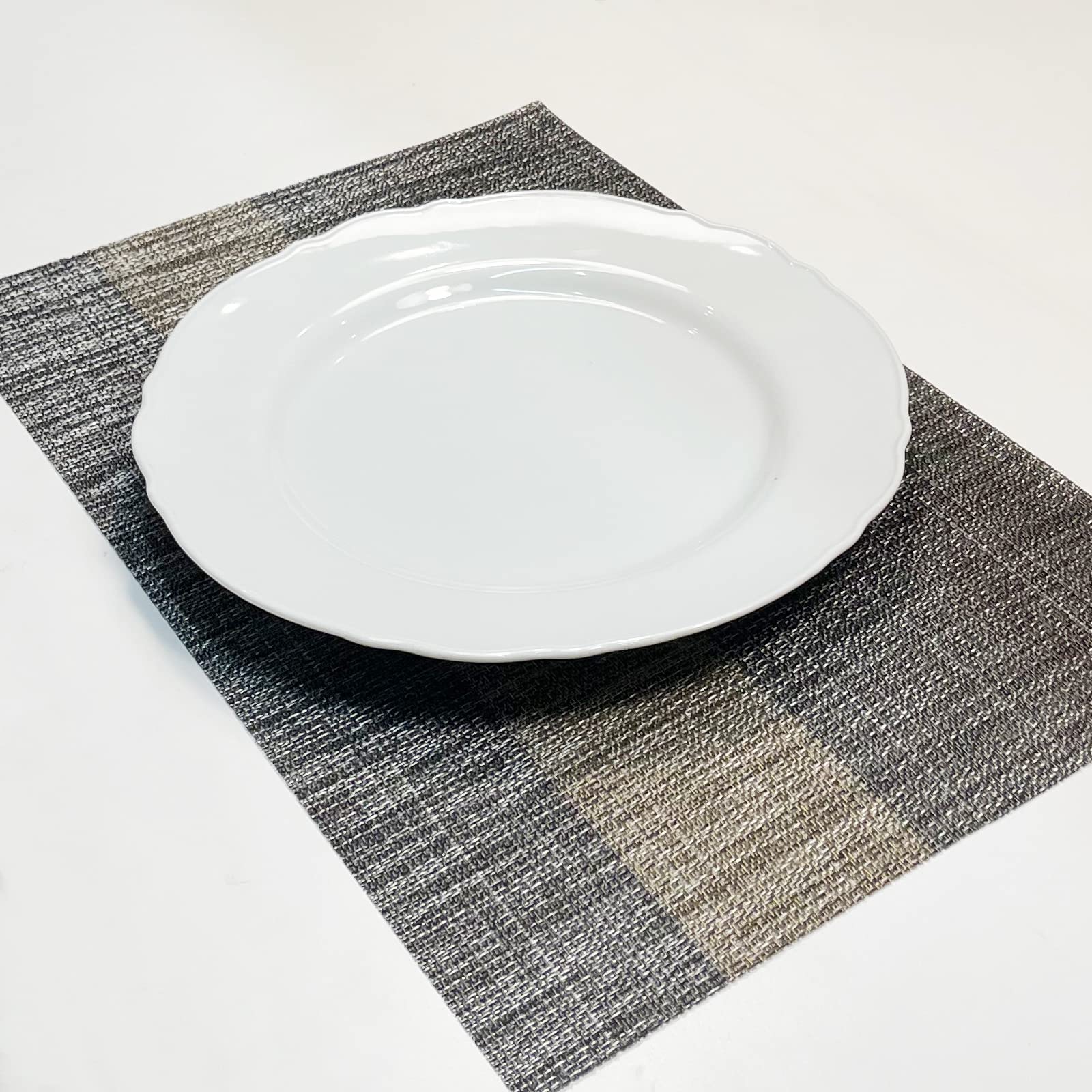 Premium 4-Pack Vinyl Woven Placemats - Non-Slip, Washable & Durable Table Mats for Indoor/Outdoor Use (Black) - Perfect for Dining Tables, Picnics, and Outdoor Entertaining