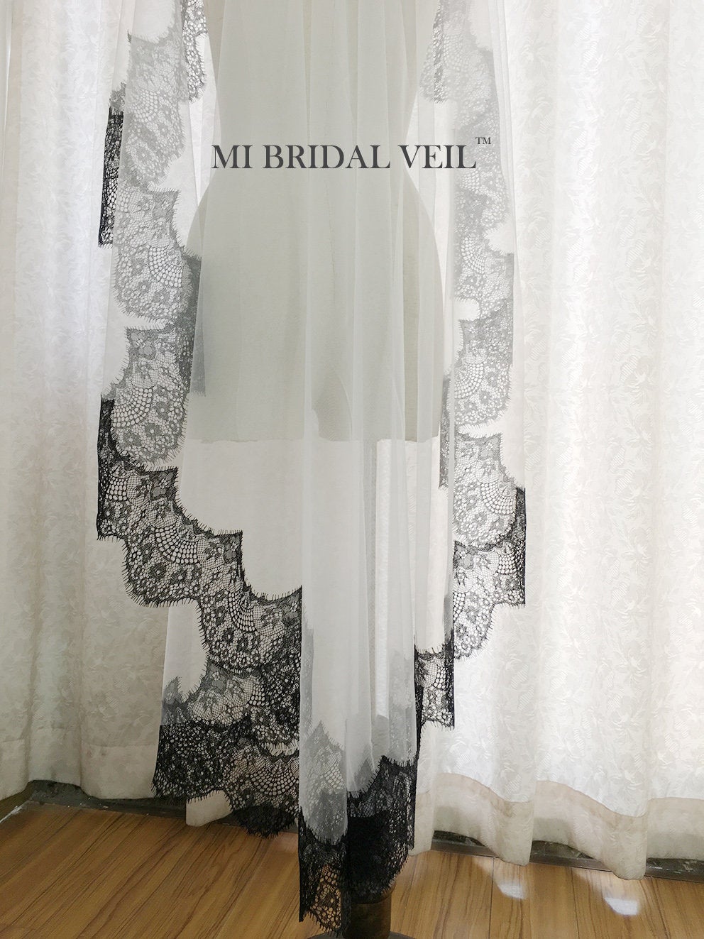 Elegant Black Mantilla Lace Wedding Veil with Blusher - Spanish Style Bridal Veil for Church Ceremony & Romantic Weddings