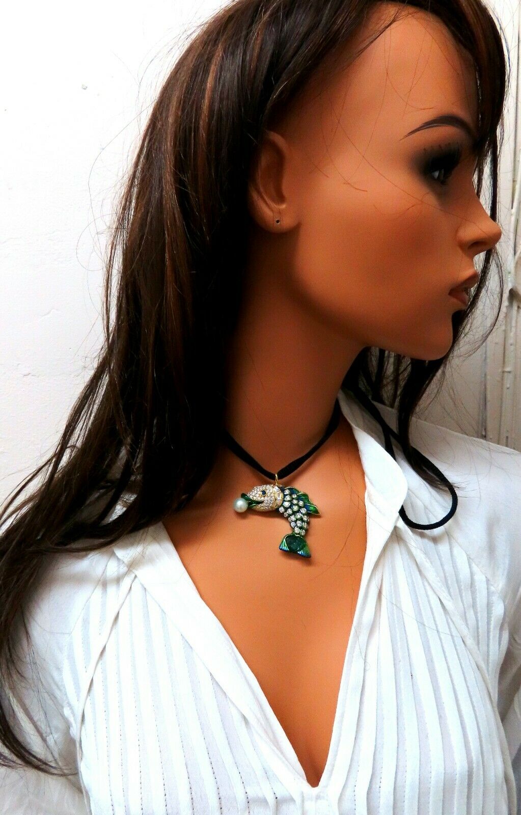 Exquisite 18kt Gold Natural Akoya Pearl Sapphire Emerald & Diamond Enamel Fish Pendant Necklace - Perfect for Elegant Evening Wear & Special Occasions