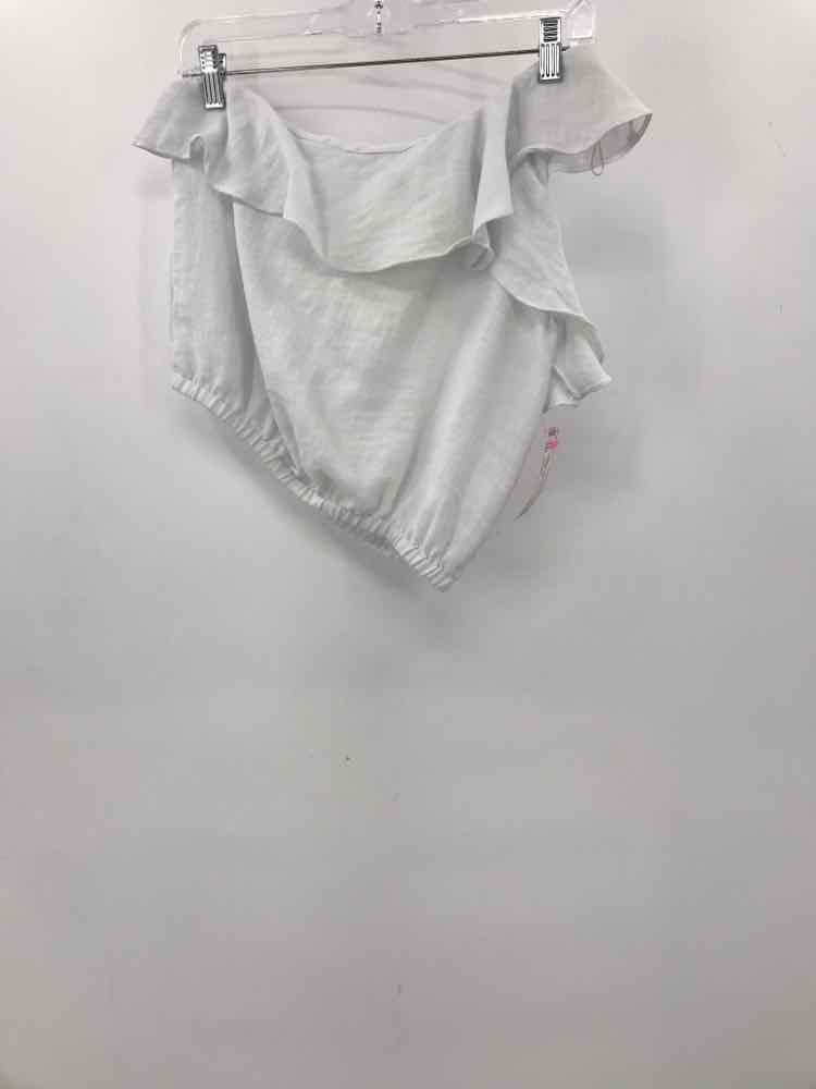 Pre-Owned ASTR White One Shoulder Blouse Size Medium - Perfect for Date Night, Cocktail Parties & Special Occasions