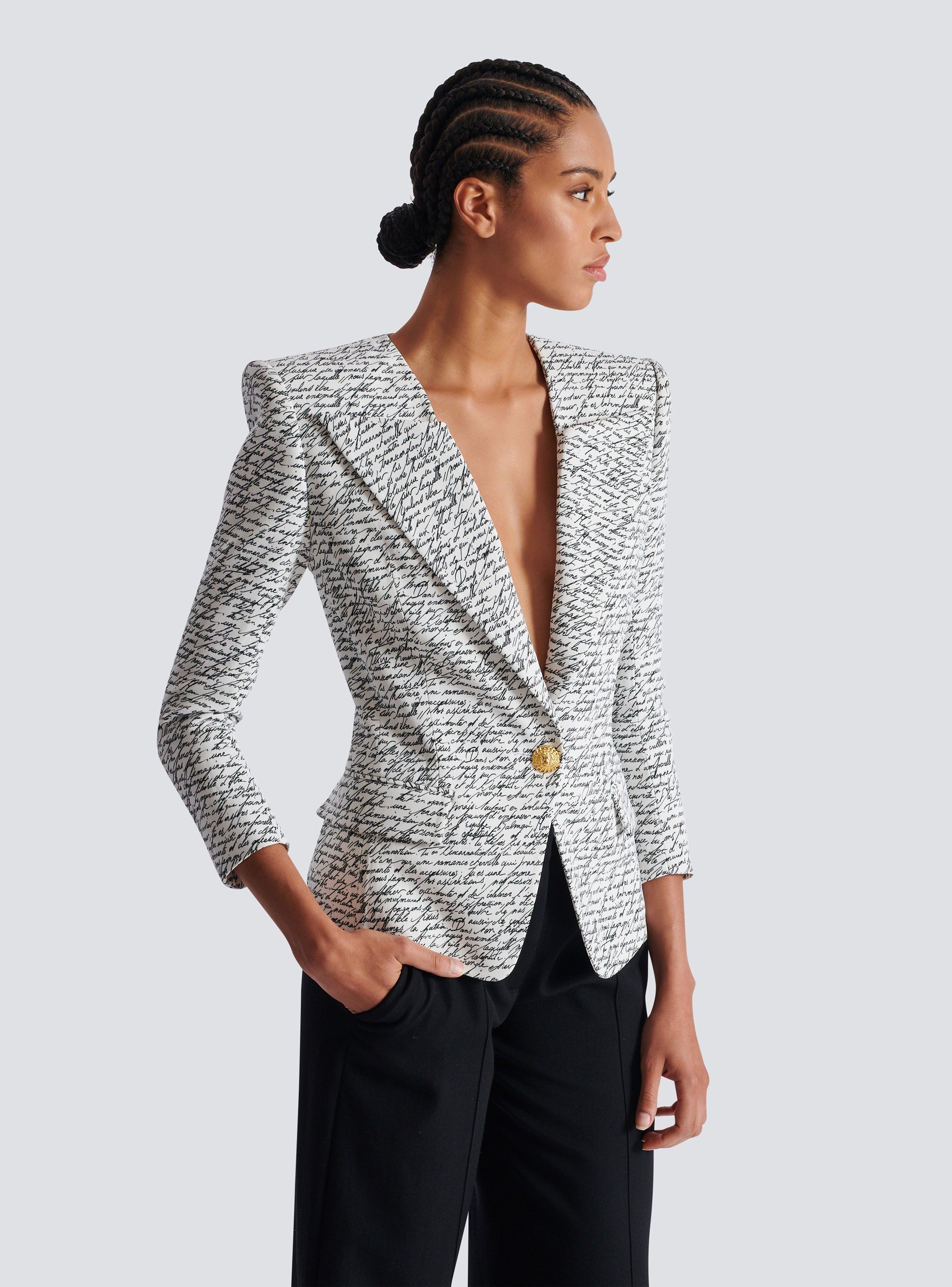 Stylish White Alphabet Pattern Single Button Jacket for Men & Women - Perfect for Casual Outings and Streetwear Fashion
