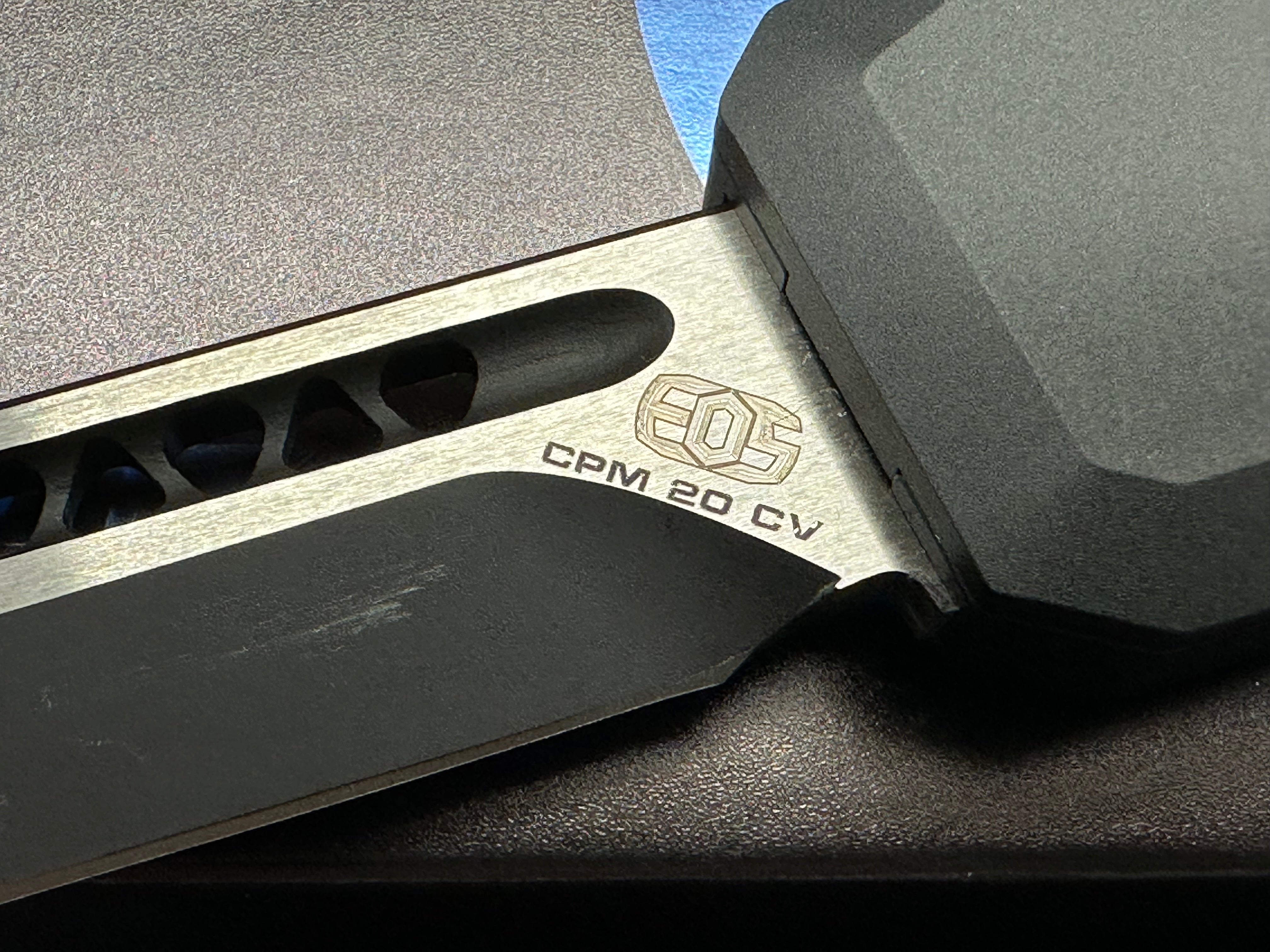 EOS Harpoon Auto/OTF Knife 3.75