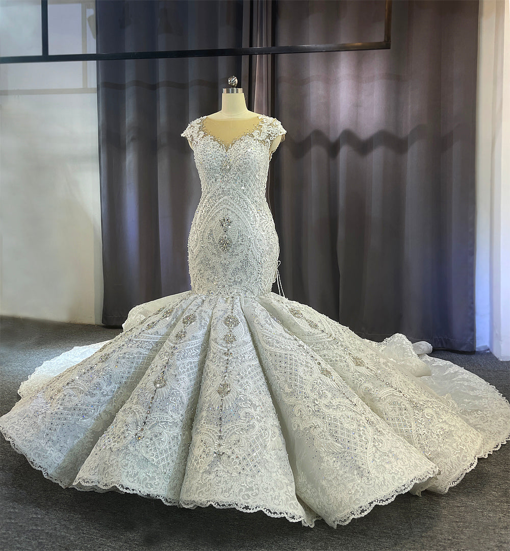 Amanda Novias Luxury Mermaid Wedding Dress 2022 - Elegant Lace Applique Bridal Gown for Beach, Church & Formal Weddings
