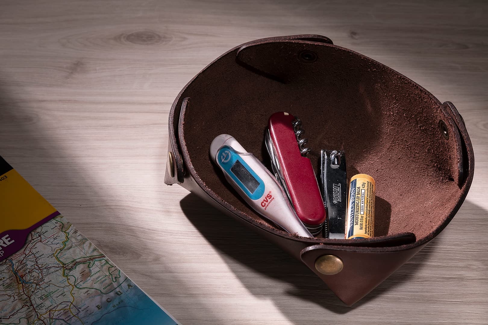Premium Vegetable-Tanned Leather Travel Valet Tray - Collapsible Catchall Organizer for Keys, Wallet & Jewelry | Flattens for Storage | Perfect Nightstand & Dresser Tray for Men & Women (Brown Café) | Ideal for Home, Office & Travel Accessories Organization
